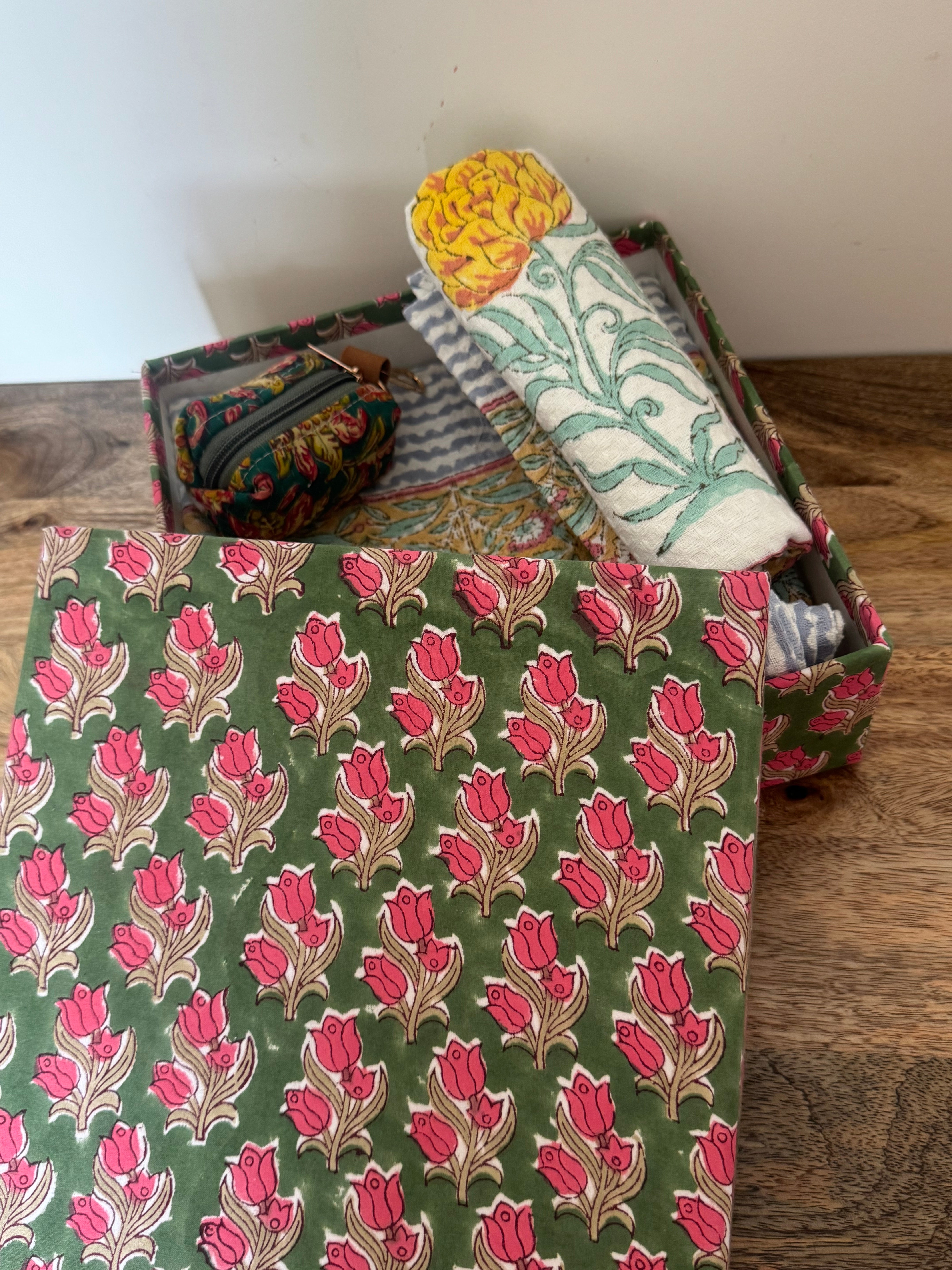 HANDBLOCK PRINTED GIFT BOX - BATH LINEN