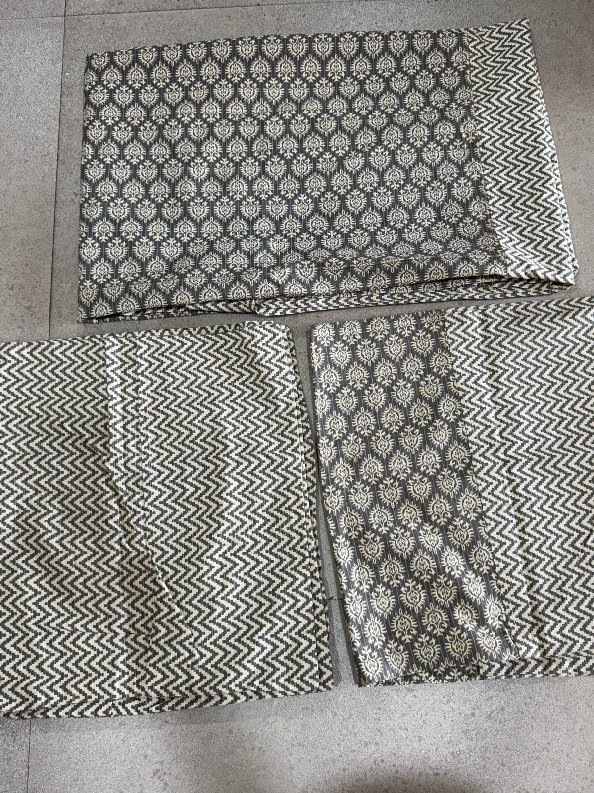 SET OF EIGHT DIWAN COVER ( BEDSHEET, 5 CUSHION COVERS AND 2 BOLSTER COVERS )