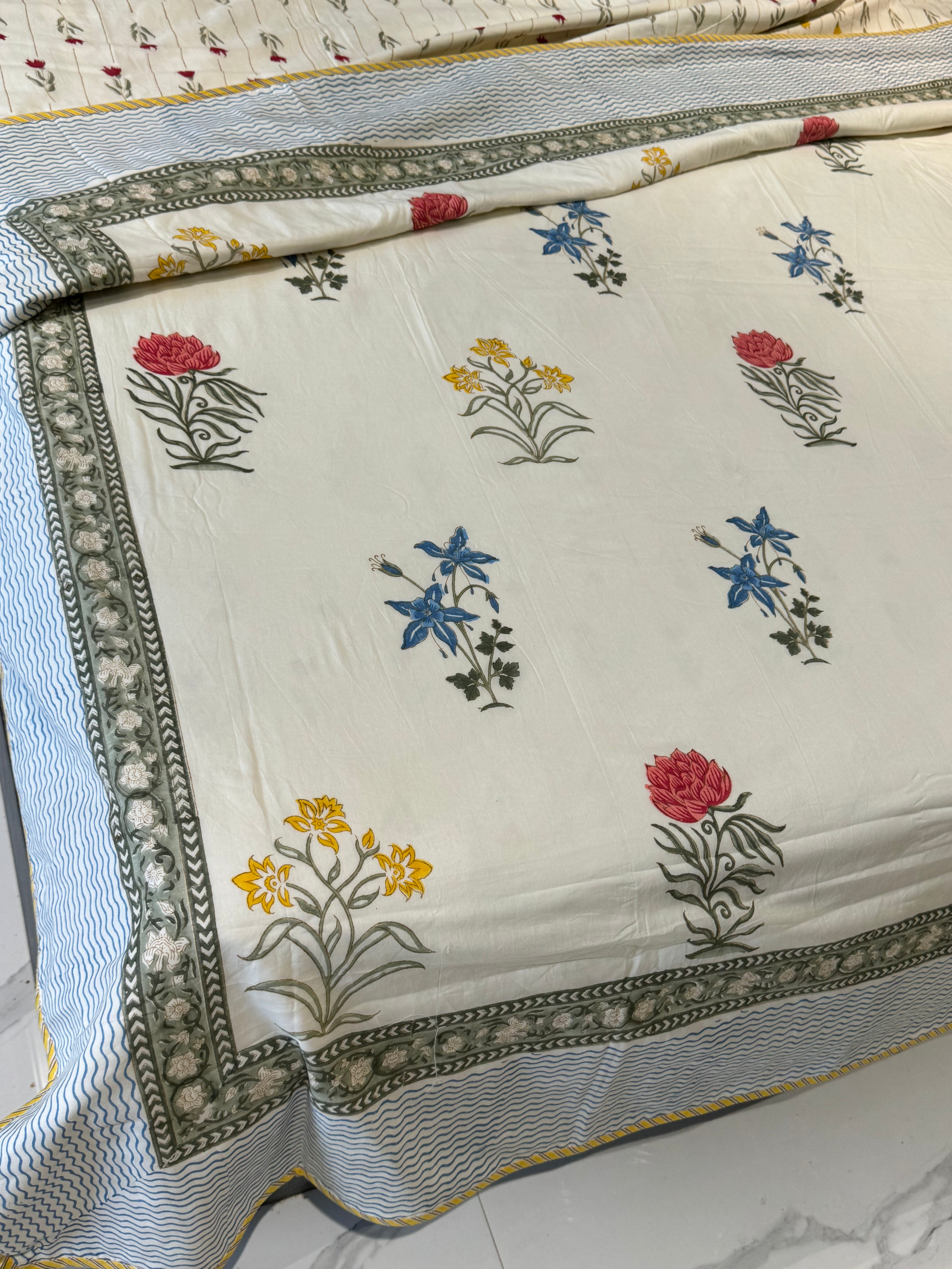 MULTI COLOR CRÈME BASE HANDBLOCK PRINTED REVERSIBLE MULMUL DOHAR