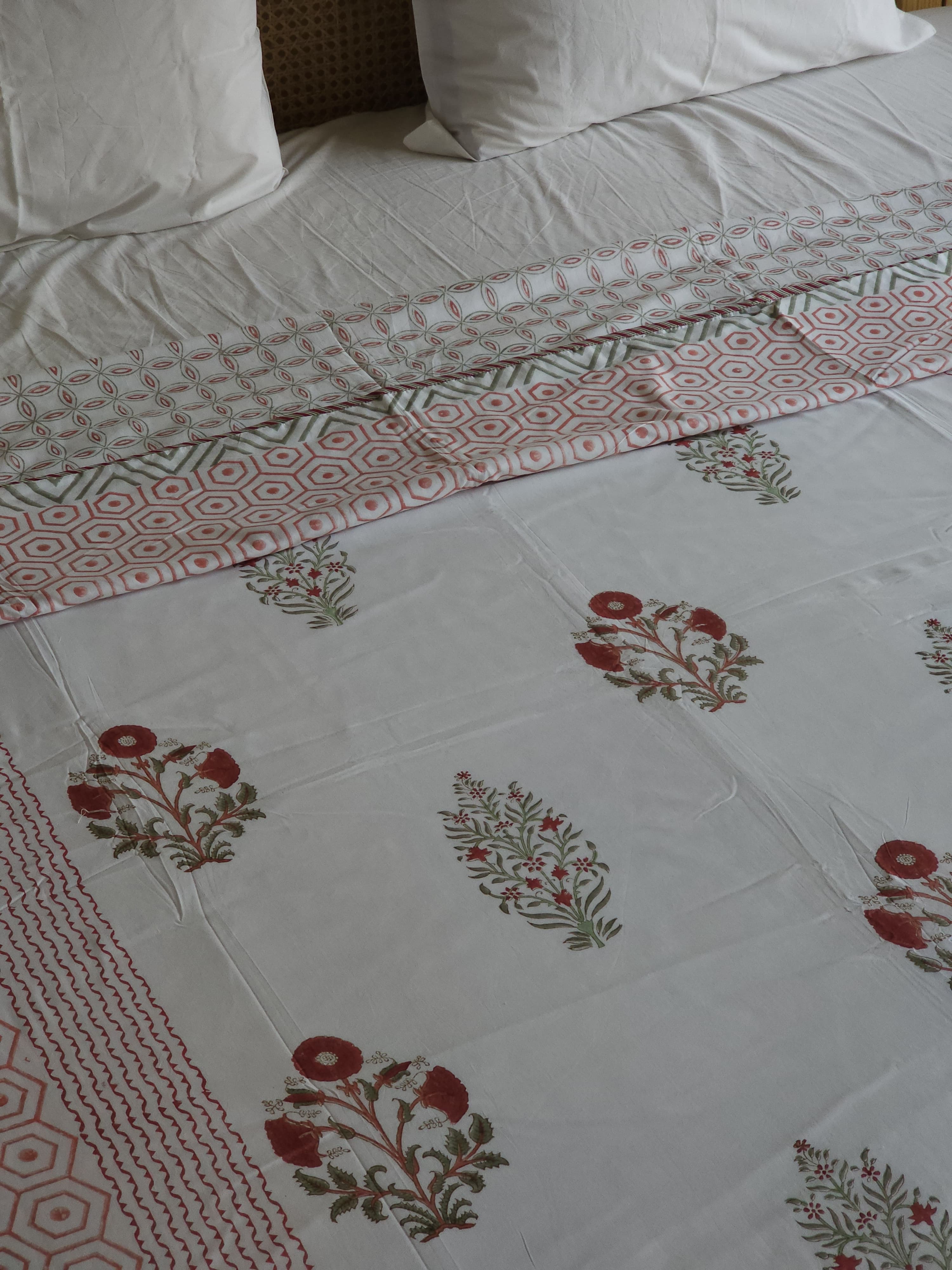 YOGYA HANDBLOCK PRINTED REVERSIBLE MULMUL DOHAR