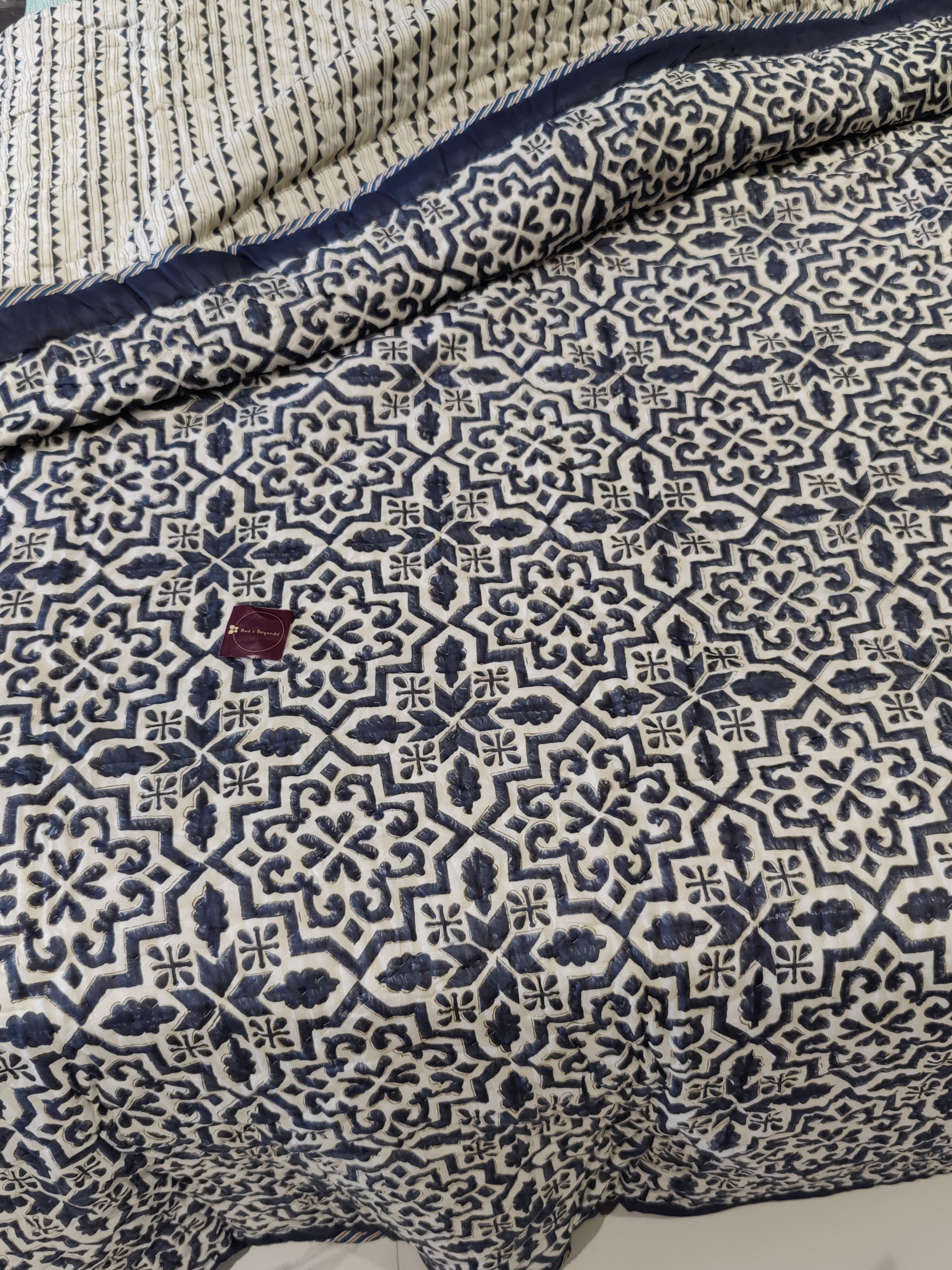 GEOMETRICAL BLUE HAND BLOCK PRINTED REVERSIBLE MULMUL QUILT