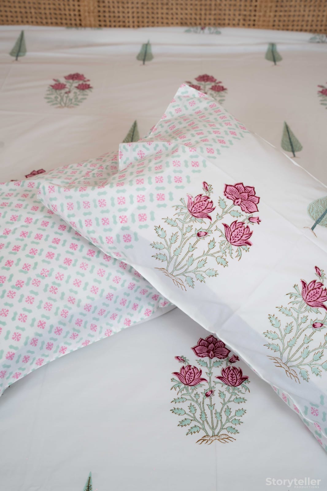 GARDENIA GRACE HAND BLOCK PRINTED BEDSHEET WITH TWO REVERSIBLE PILLOW COVERS