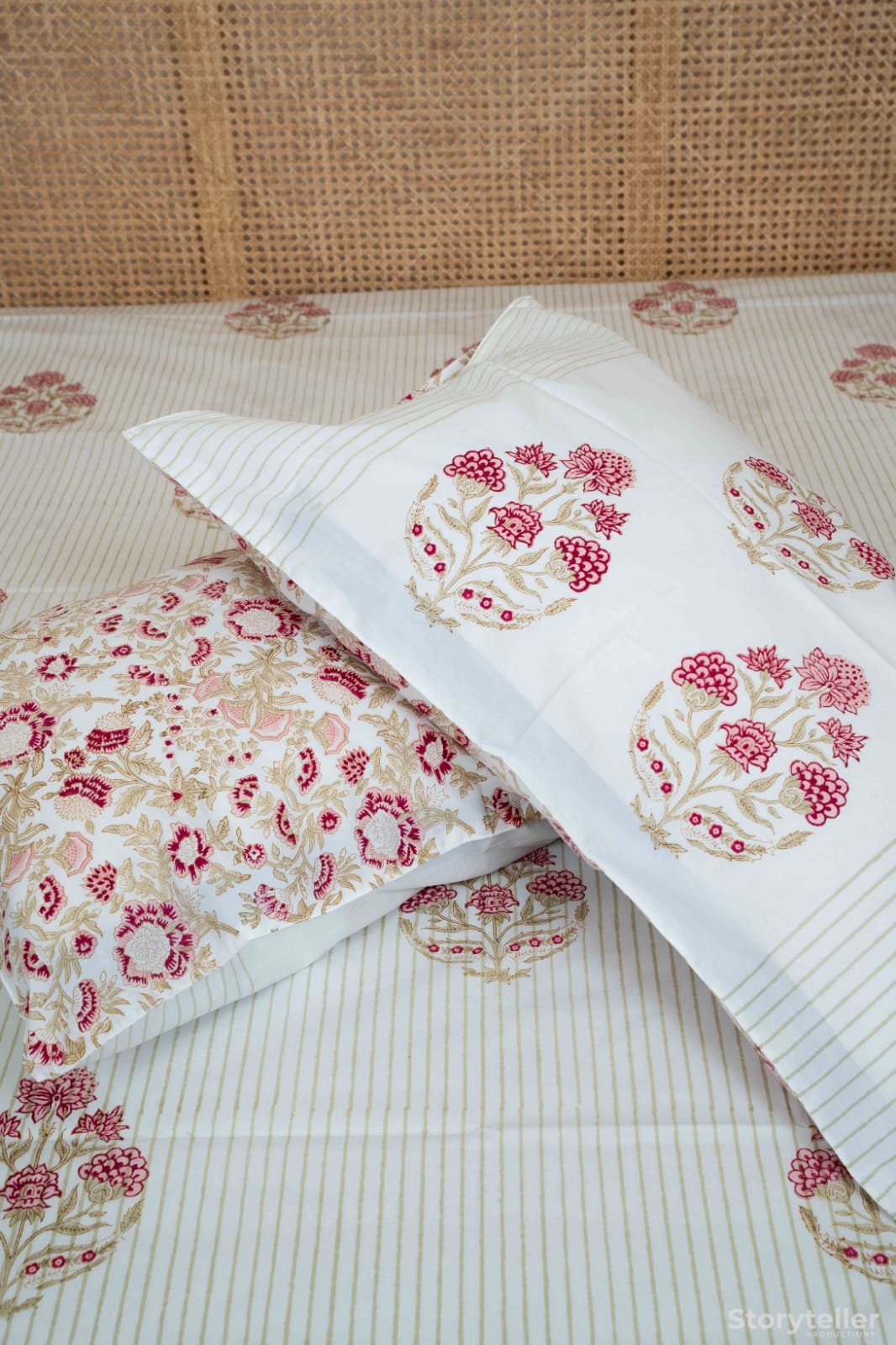 RUSTIC AMBER HANDBLOCK PRINTED BEDSHEET WITH TWO REVERSIBLE PILLOW COVERS