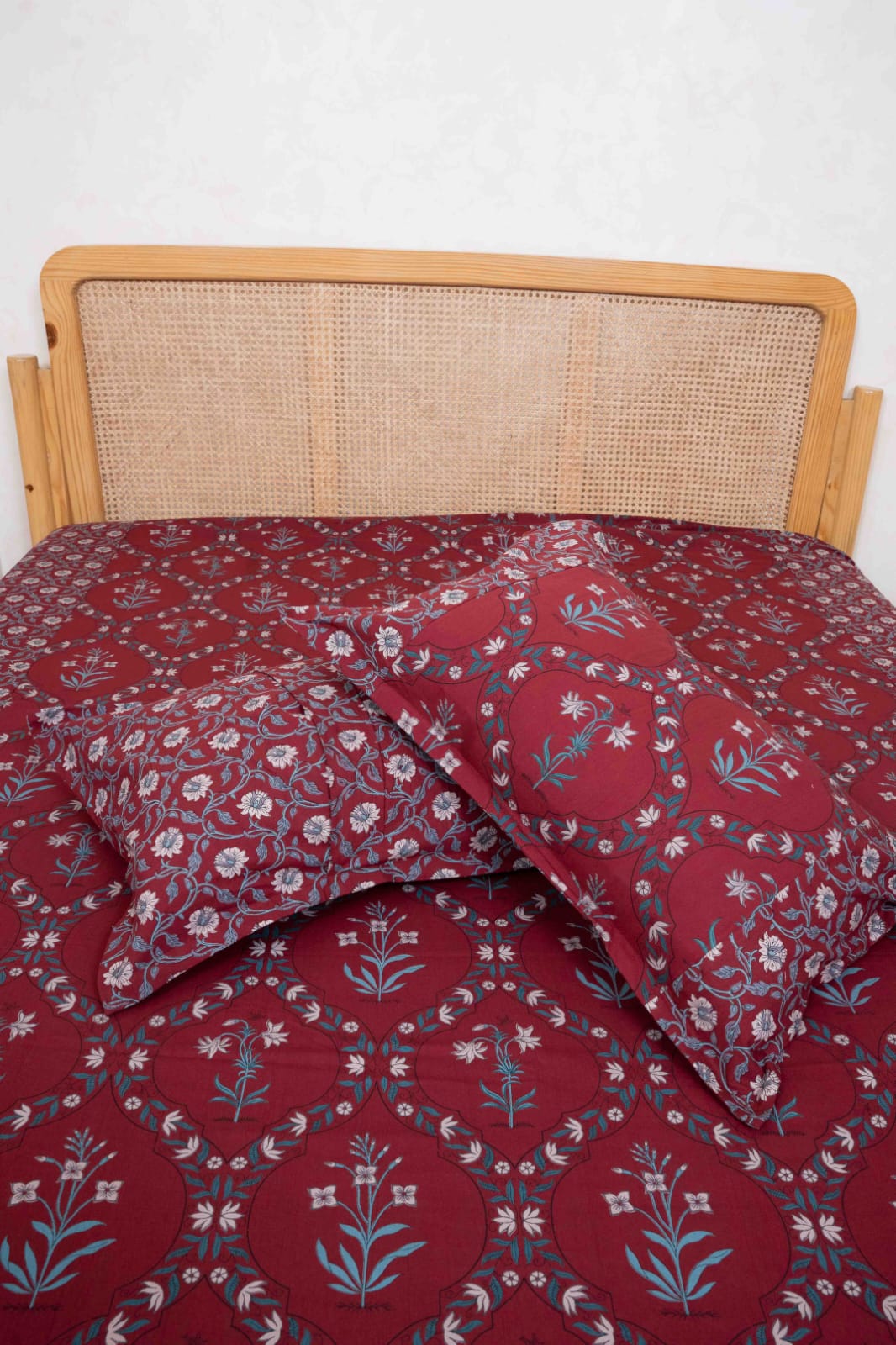 KANAK BEDSHEET WITH TWO PILLOW CASES