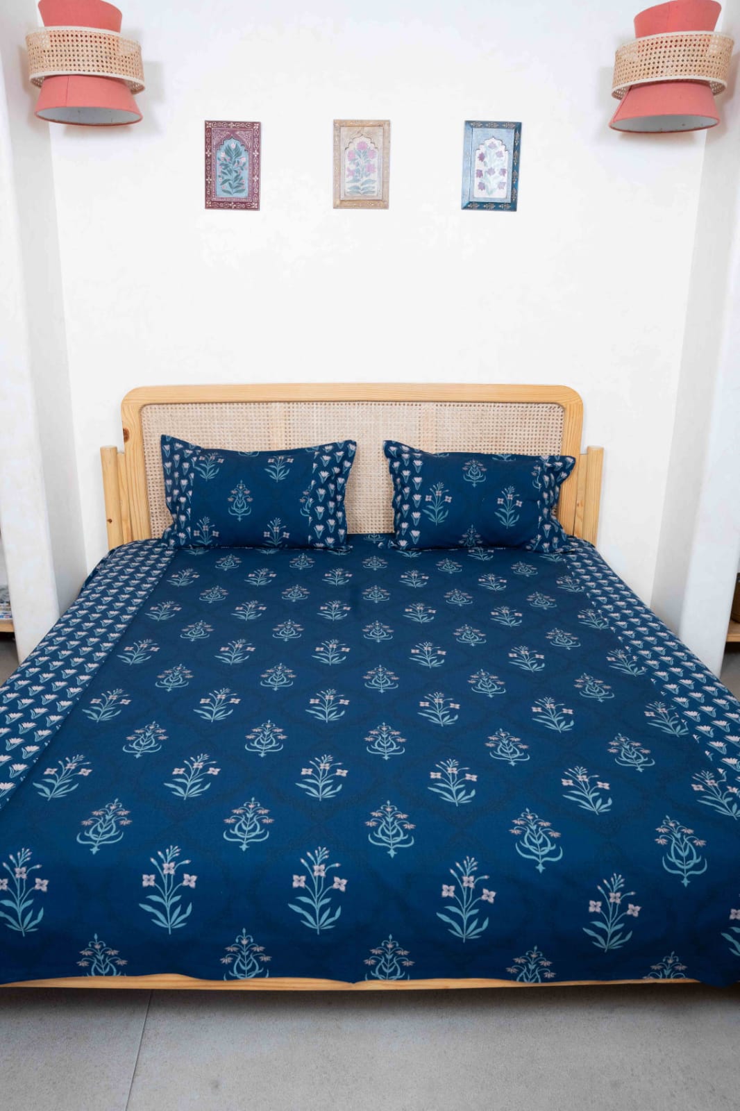 KANAK BEDSHEET WITH TWO PILLOW CASES