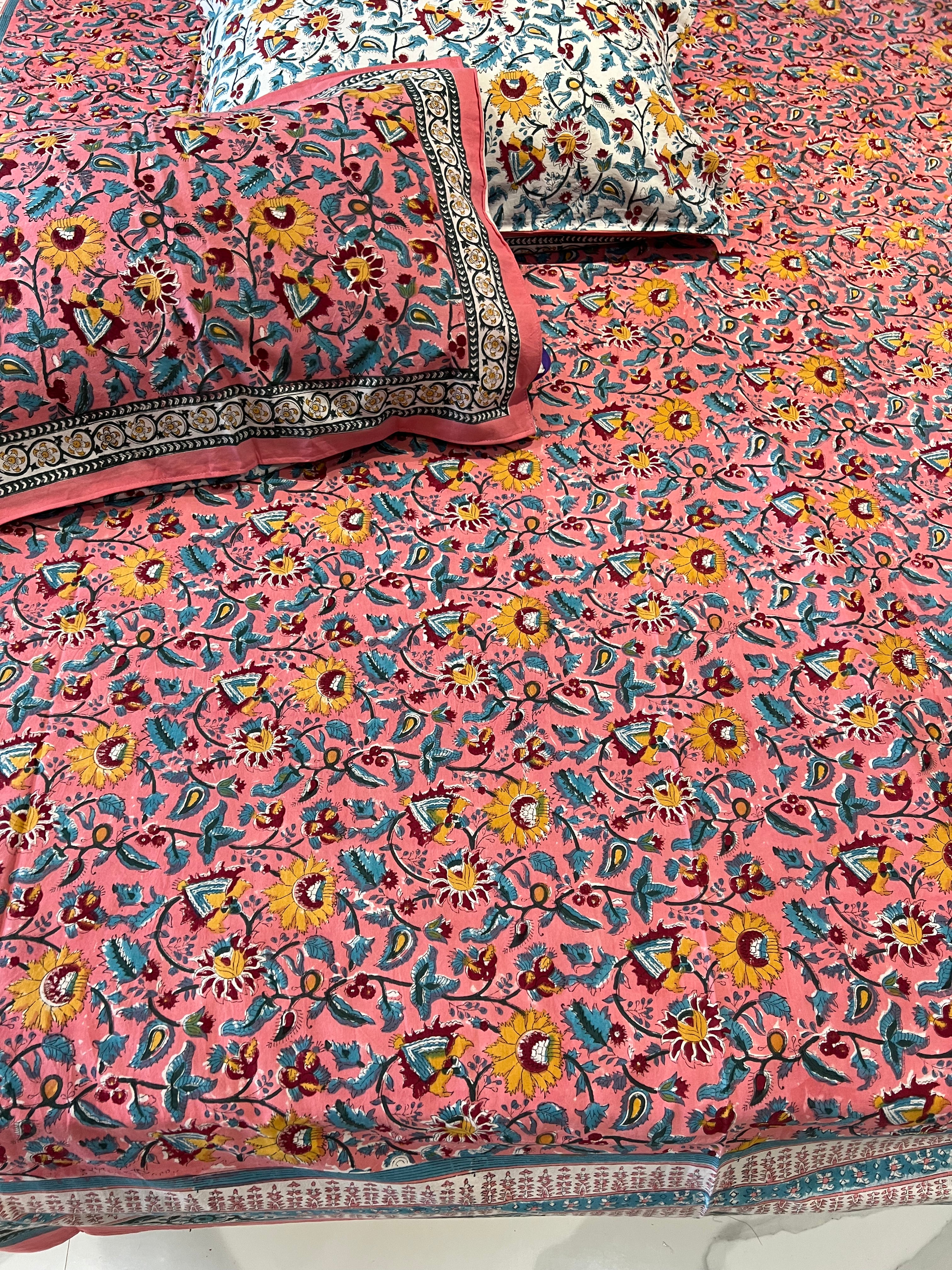 FESTIVE HANDBLOCK PRINTED BEDSHEET WITH 2 REVERSIBLE PILLOW COVERS