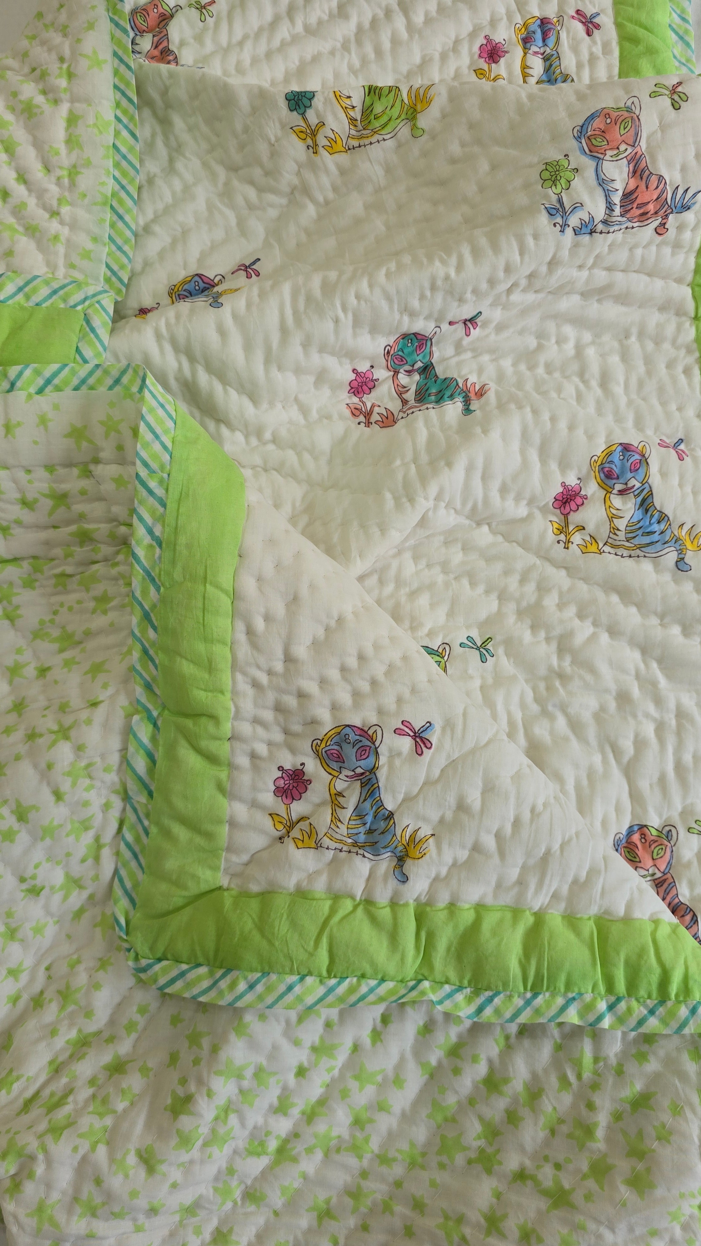 ADVENTURE CUBS HANDBLOCK PRINTED REVERSIBLE MULMUL BABY QUILT (1 Year to 5 Years)