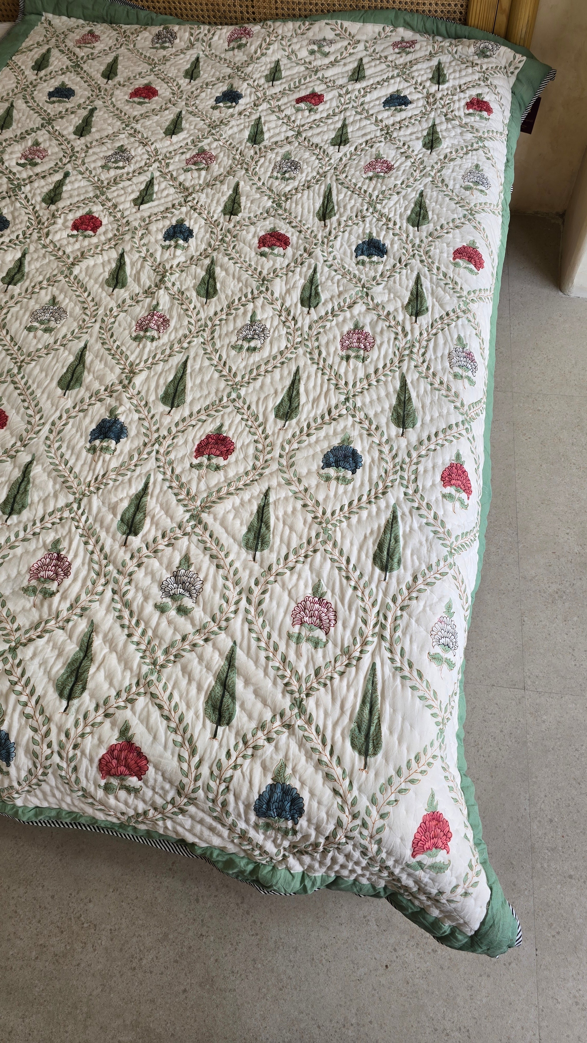 ANISH HANDBLOCK PRINTED SINGLE QUILT