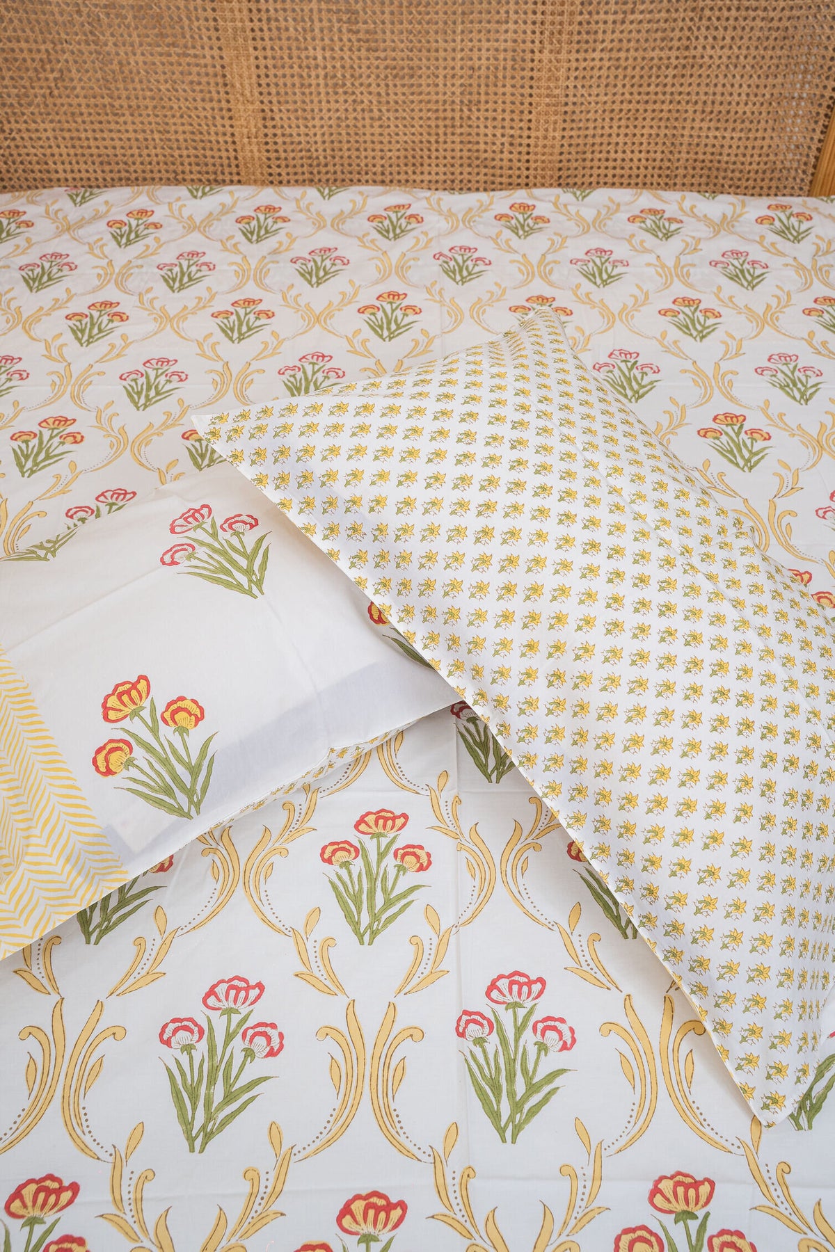 HAND BLOCK PRINTED BEDSHEET WITH TWO REVERSIBLE PILLOW COVERS