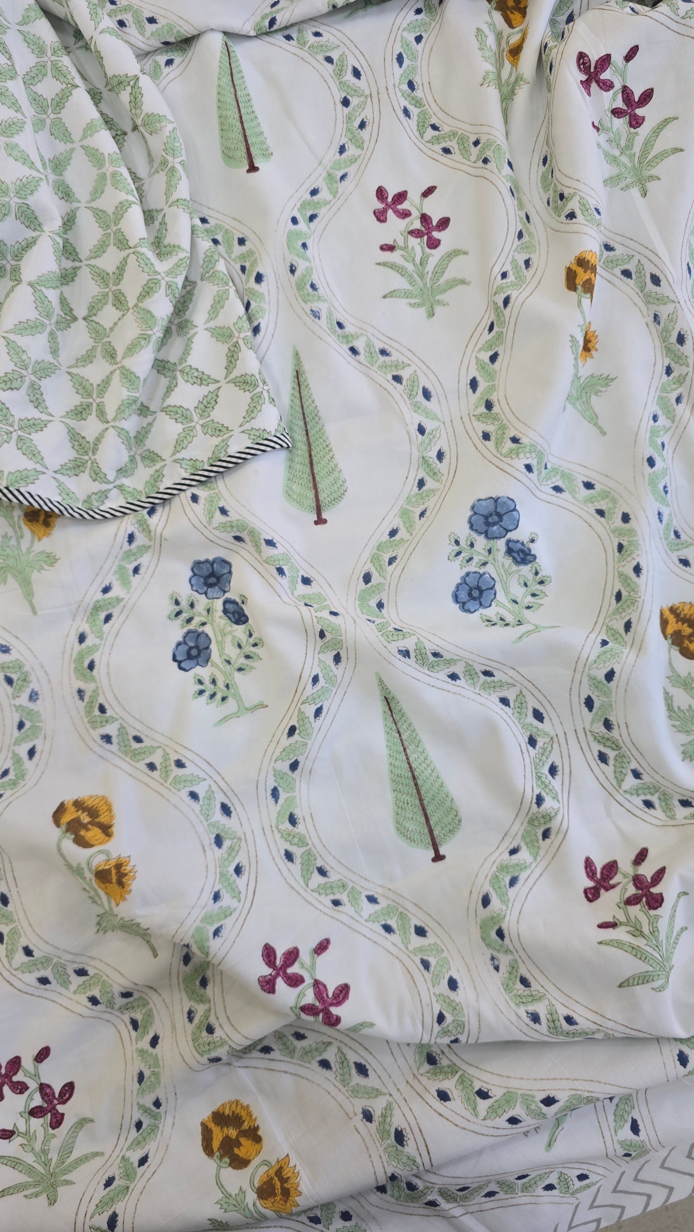 MALIKA HANDBLOCK PRINTED REVERSIBLE MULMUL DOHAR