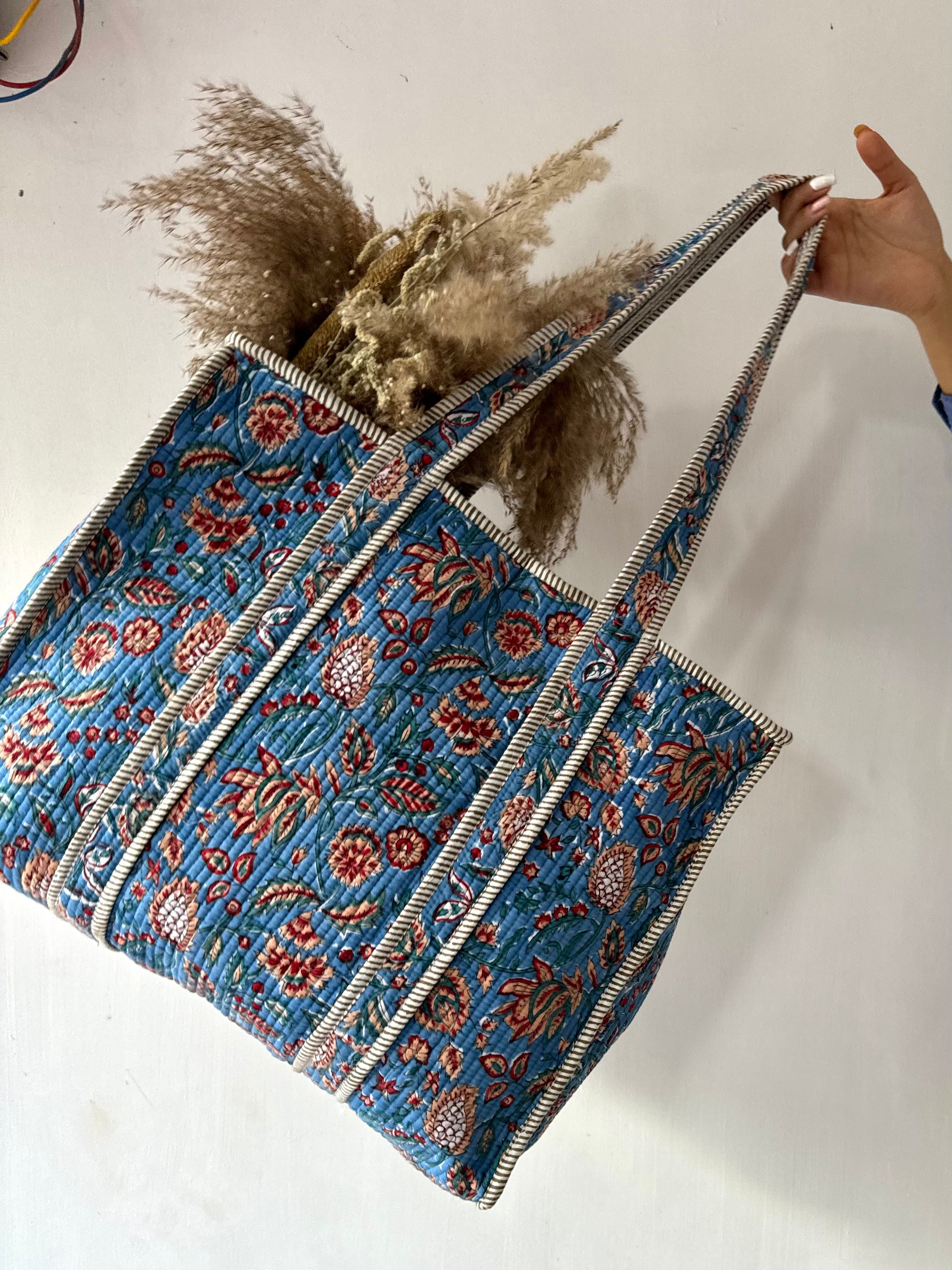 HAND BLOCK PRINTED TOTE BAG WITH ZIP