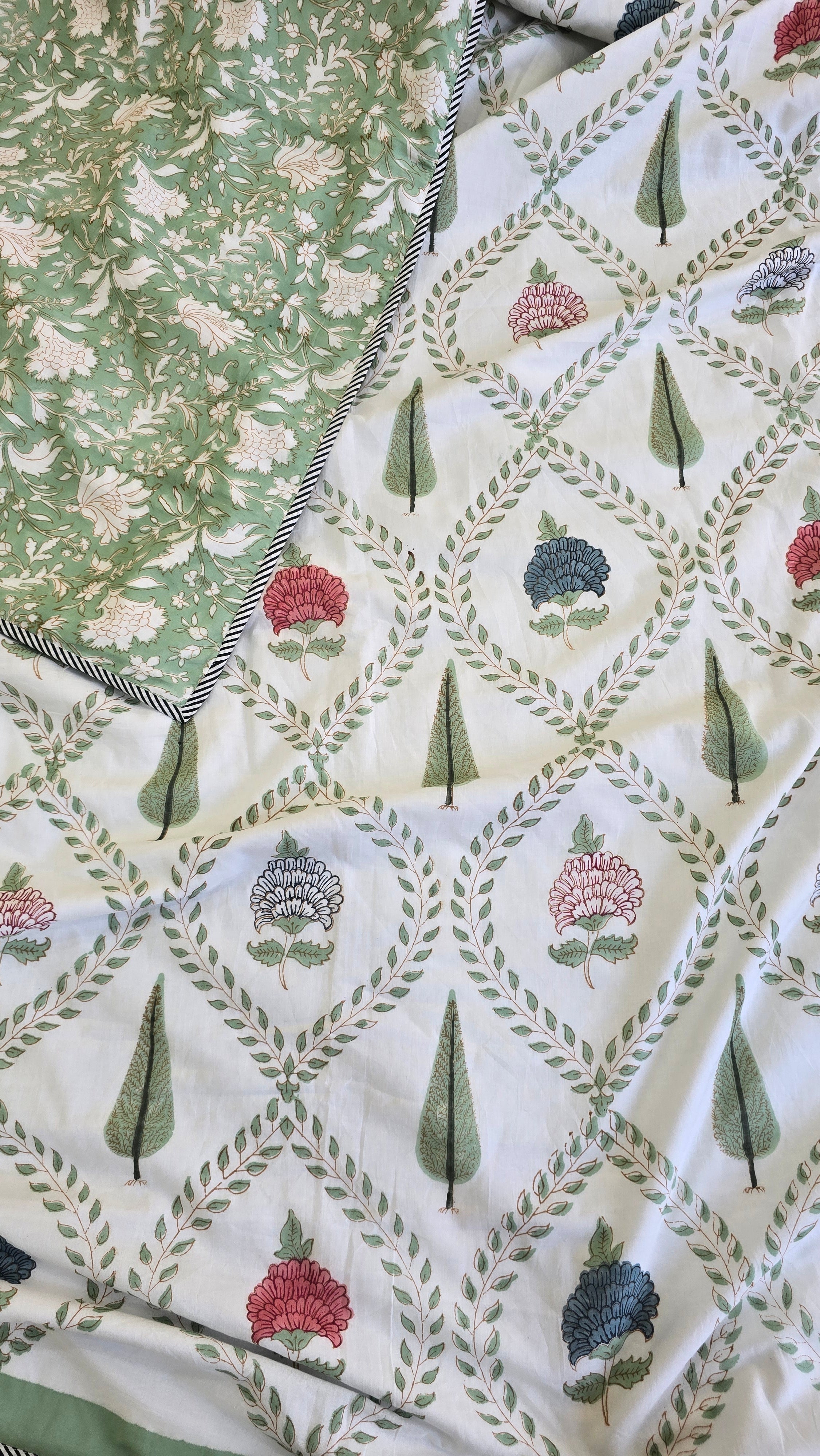 ANISH HANDBLOCK PRINTED REVERSIBLE MULMUL DOHAR