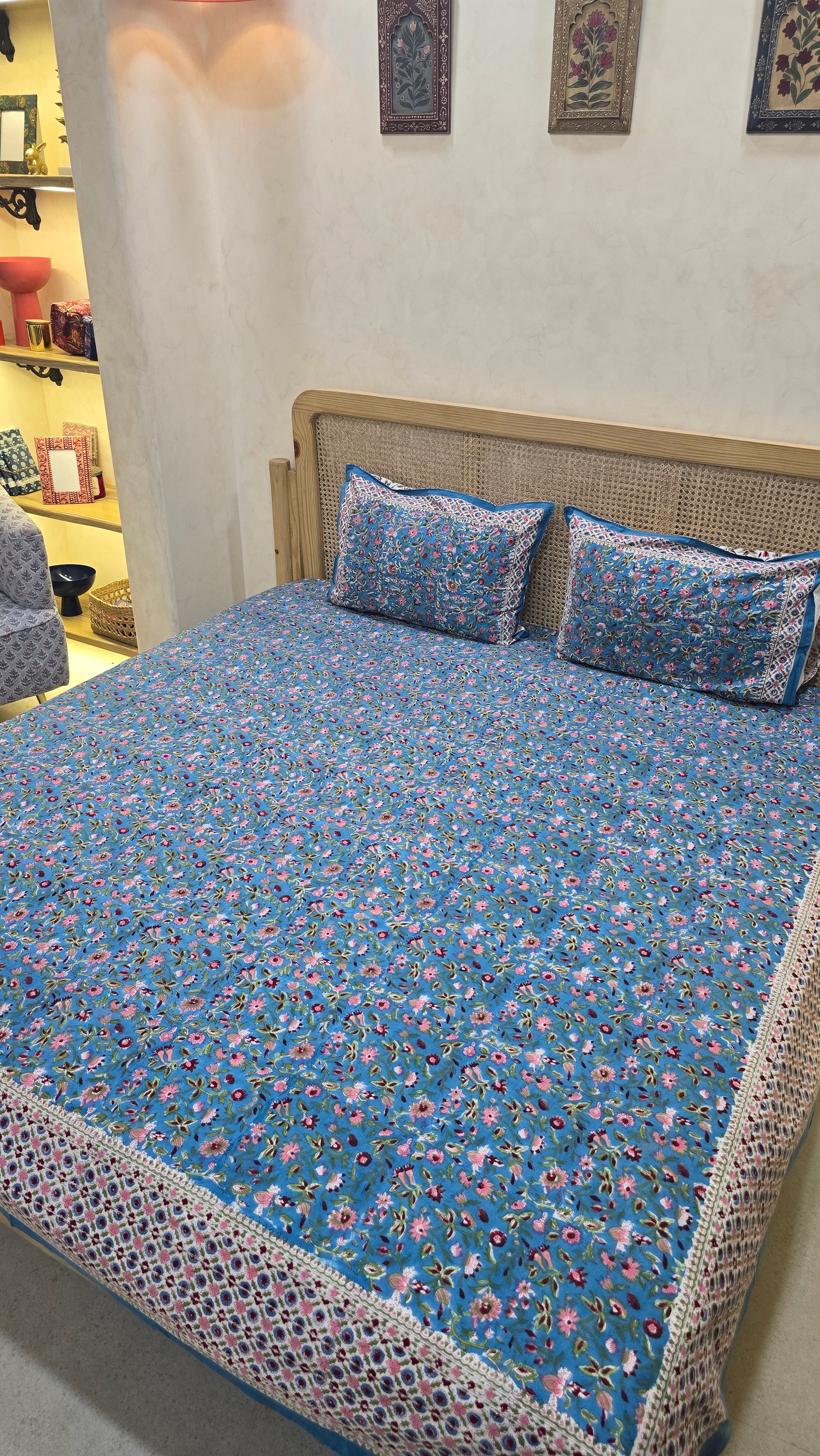 FESTIVE HANDBLOCK PRINTED BEDSHEET WITH 2 REVERSIBLE PILLOW COVERS