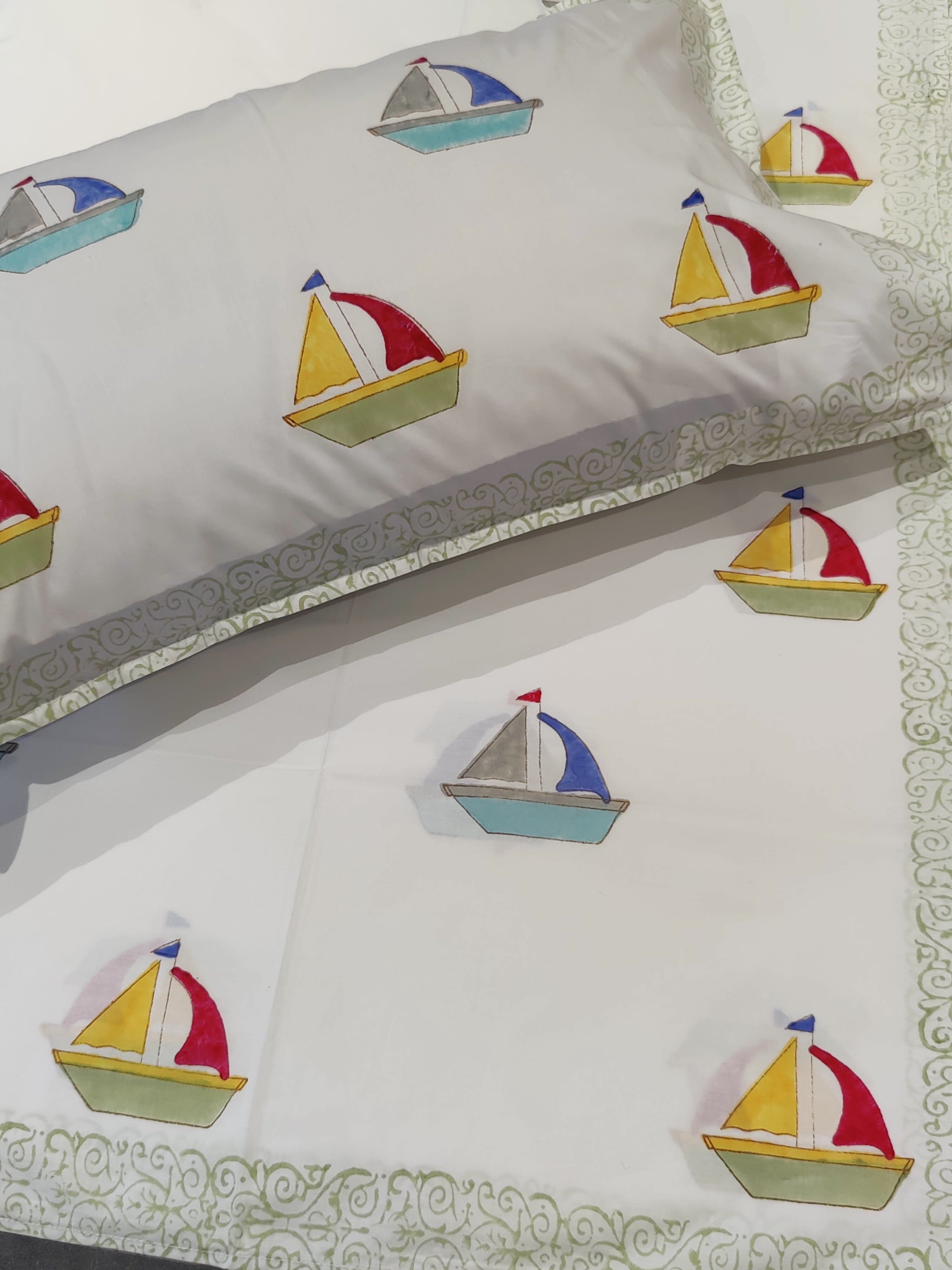 SAIL BOAT HAND BLOCK PRINTED BEDSHEET WITH REVERSIBLE PILLOW COVER