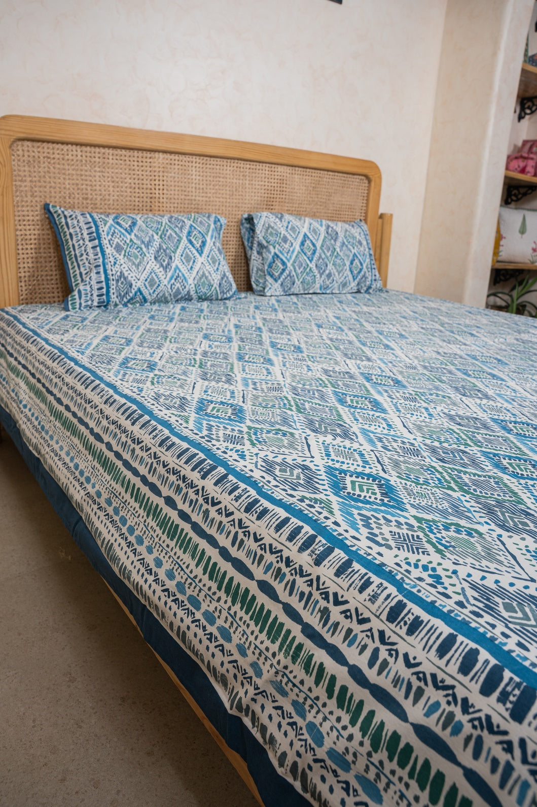 SHALIMAR BEDSHEET WITH TWO REVERSIBLE PILLOW COVERS