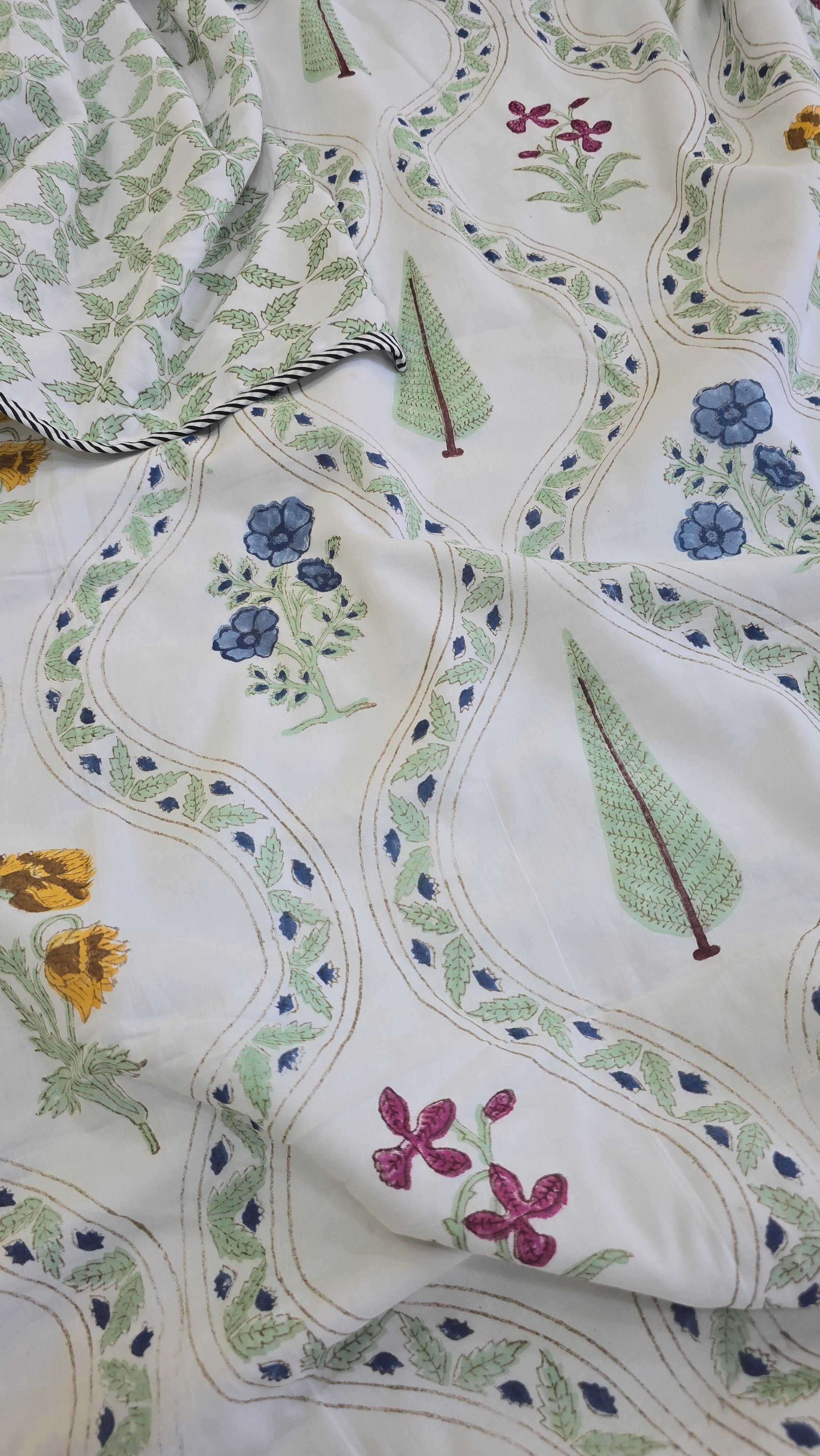 MALIKA HANDBLOCK PRINTED REVERSIBLE MULMUL DOHAR