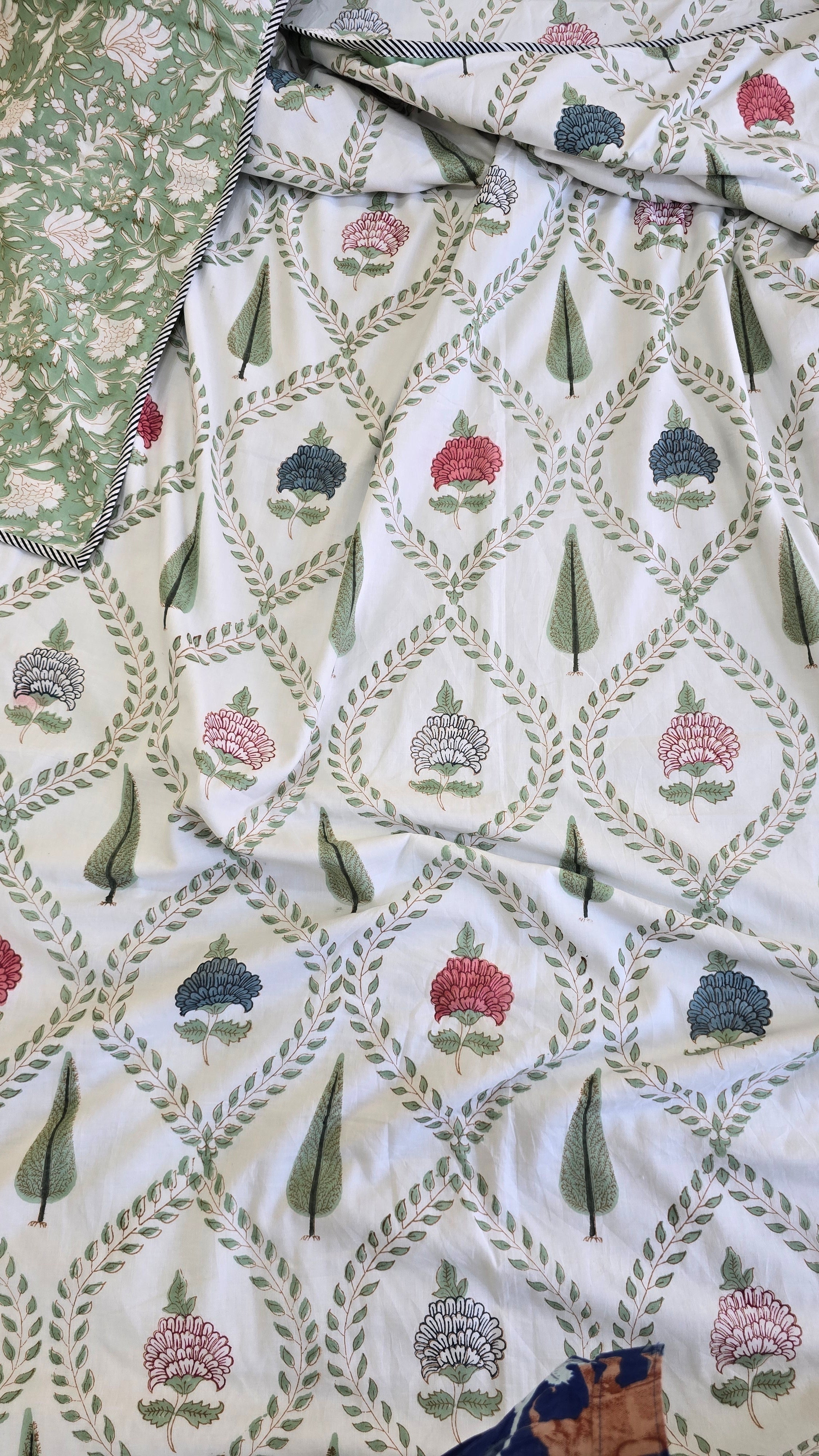 ANISH HANDBLOCK PRINTED REVERSIBLE MULMUL DOHAR