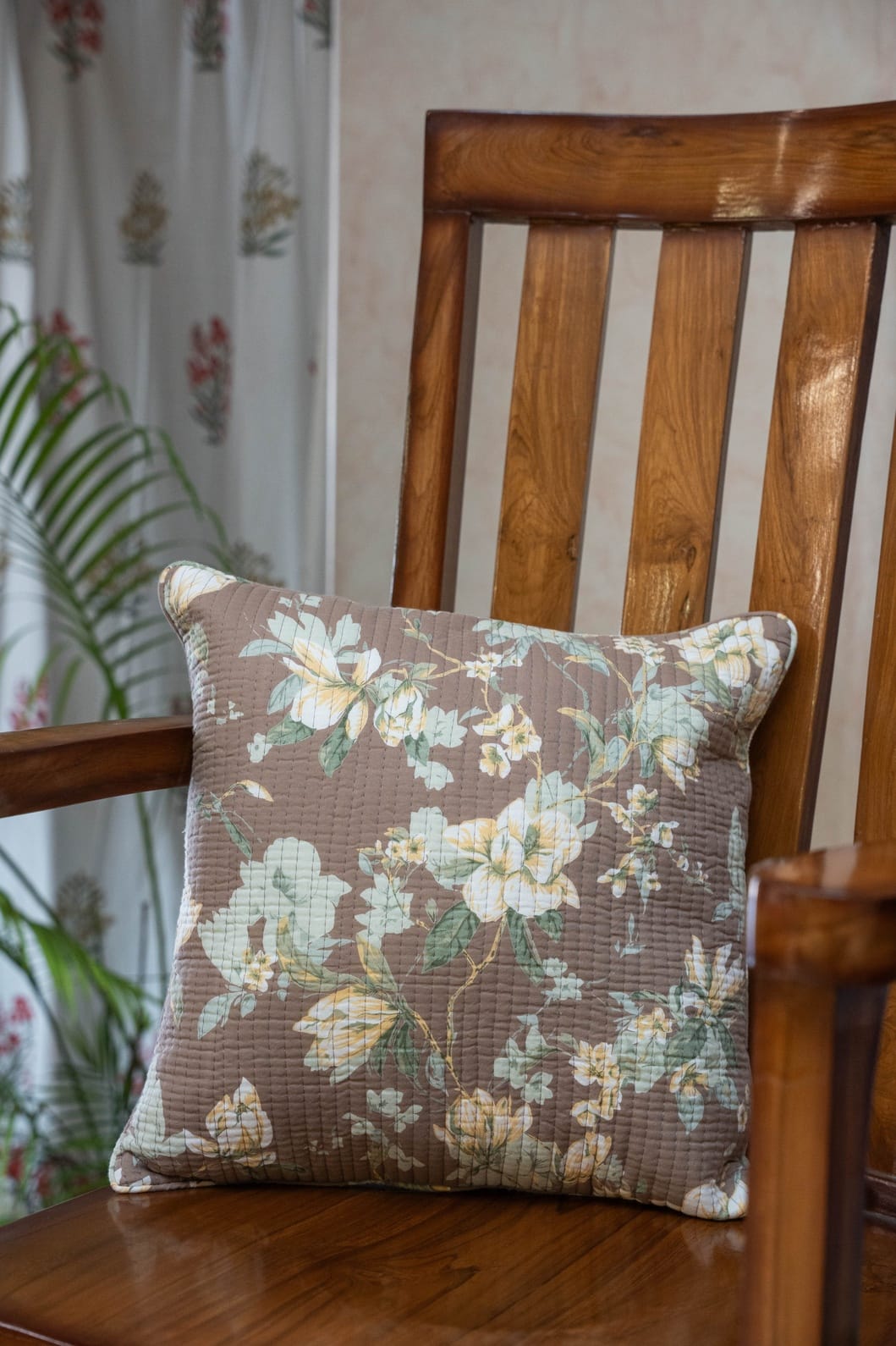 KANAK - SINGLE PIECE QUILTED 16 BY 16 INCHES CUSHION