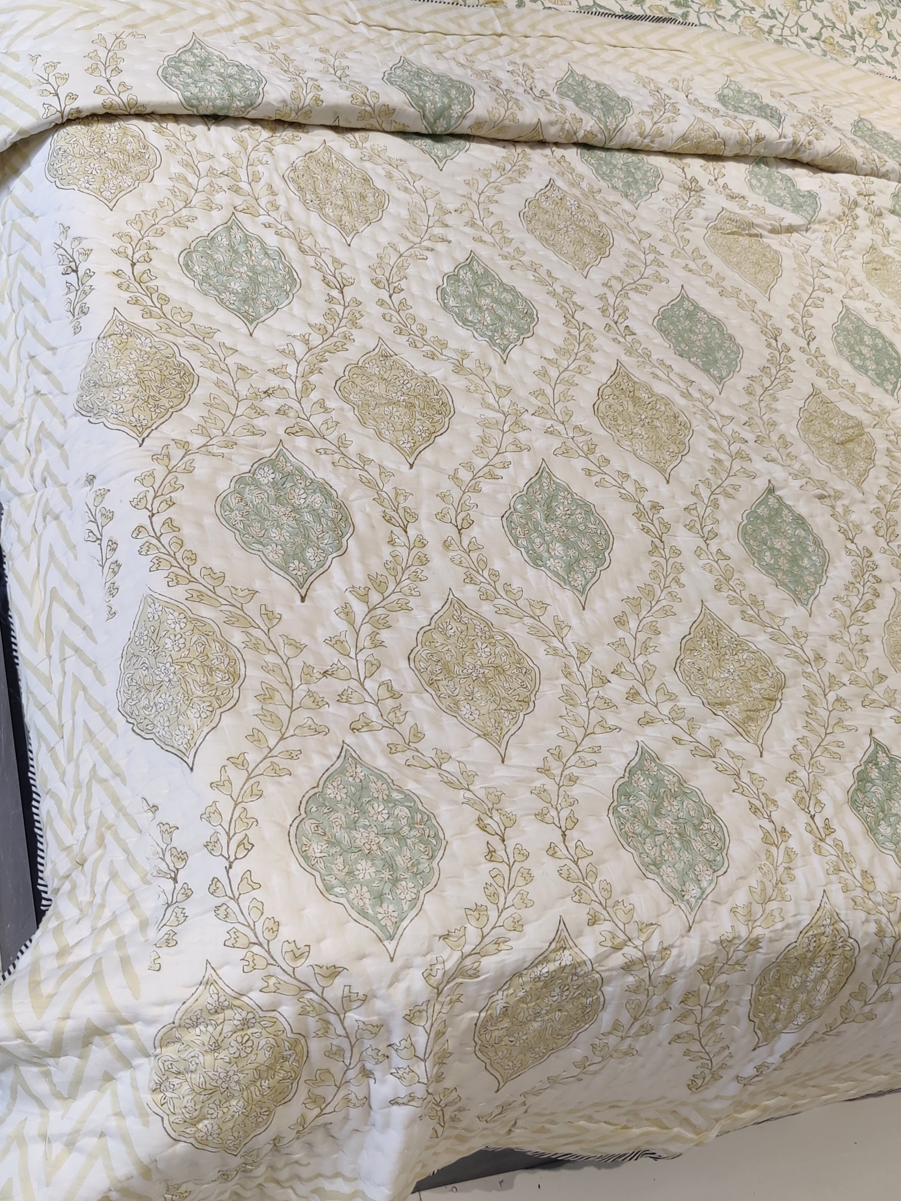HAND BLOCK PRINTED REVERSIBLE MULMUL QUILT