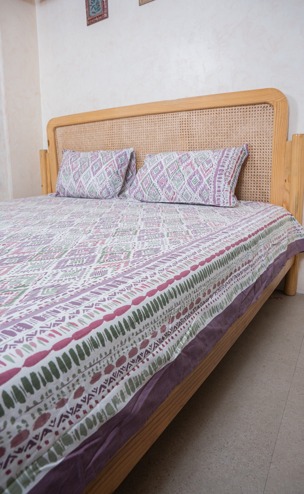 SHALIMAR BEDSHEET WITH TWO REVERSIBLE PILLOW COVERS