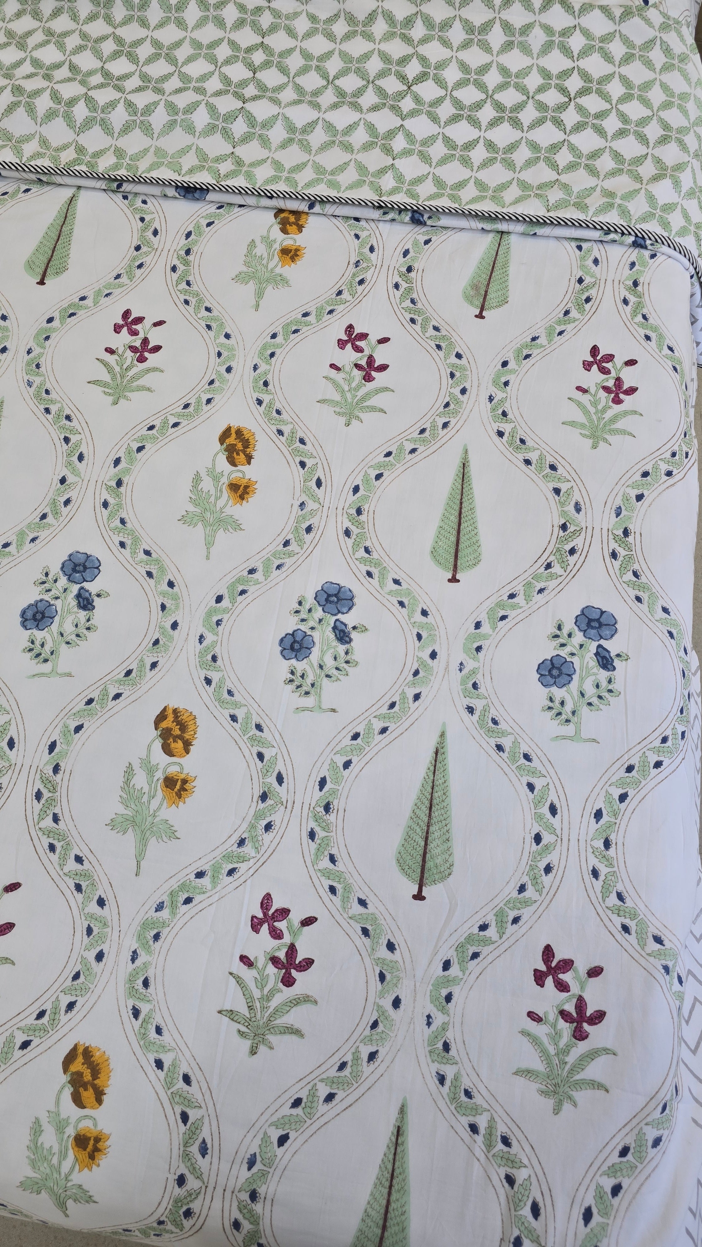 MALIKA HANDBLOCK PRINTED REVERSIBLE MULMUL DOHAR