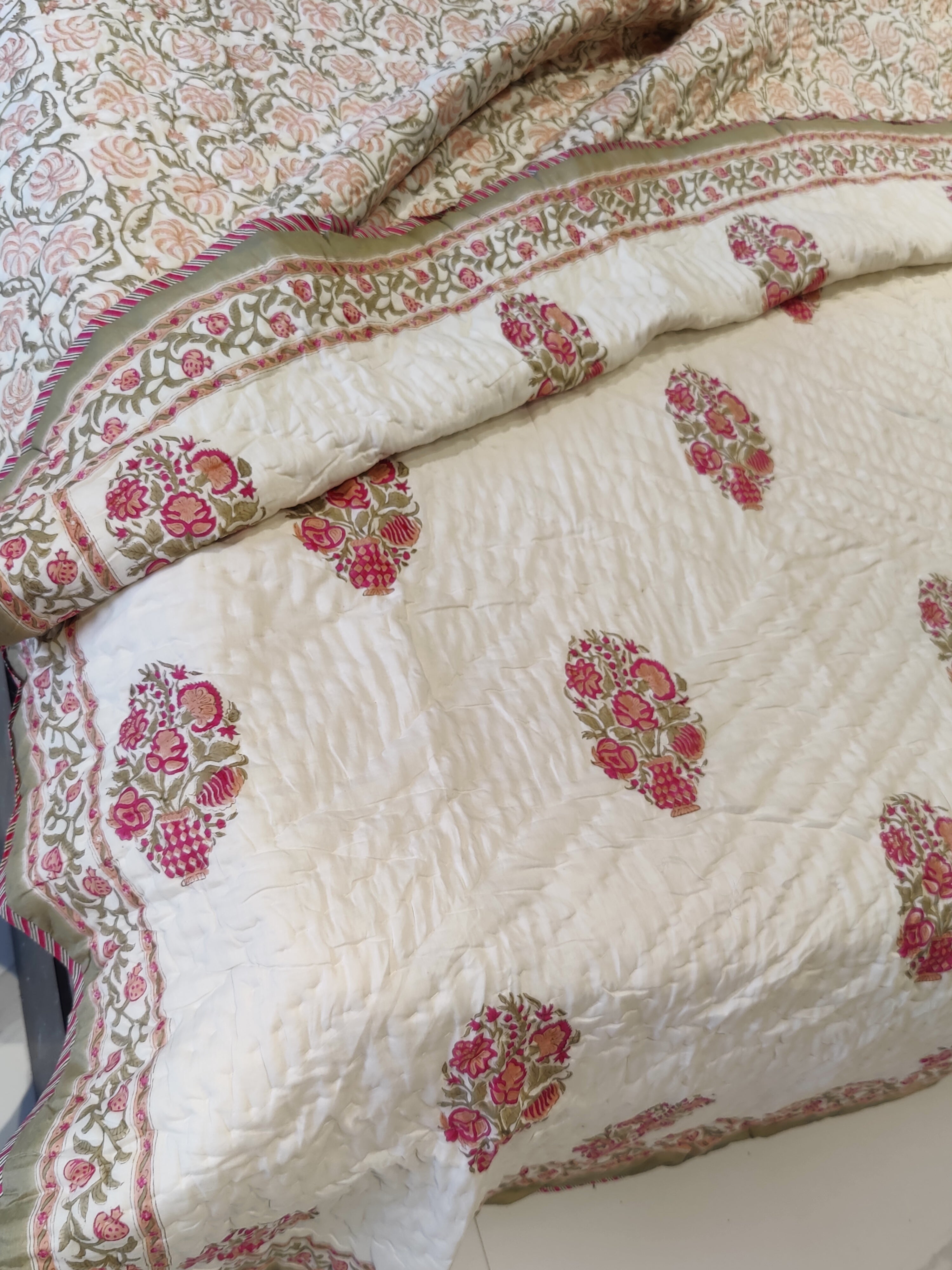 HAND BLOCK PRINTED REVERSIBLE MULMUL QUILT