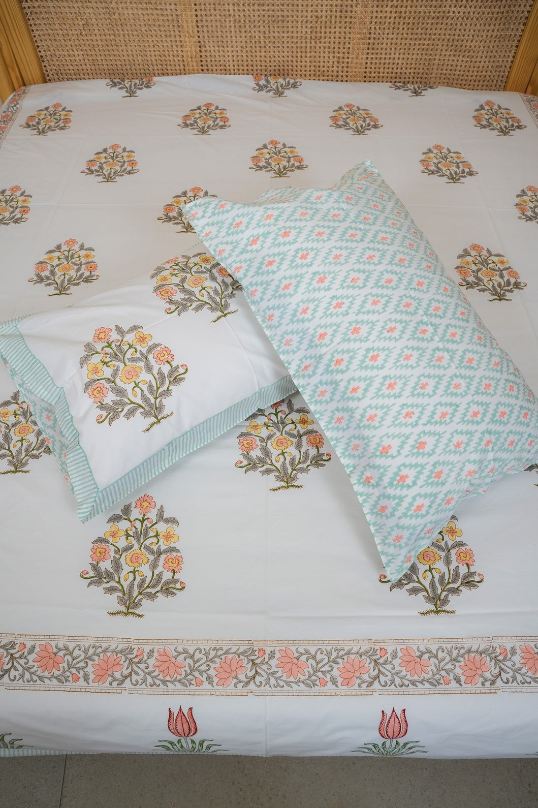 RATI HAND BLOCK PRINTED BEDSHEET WITH TWO REVERSIBLE PILLOW COVERS