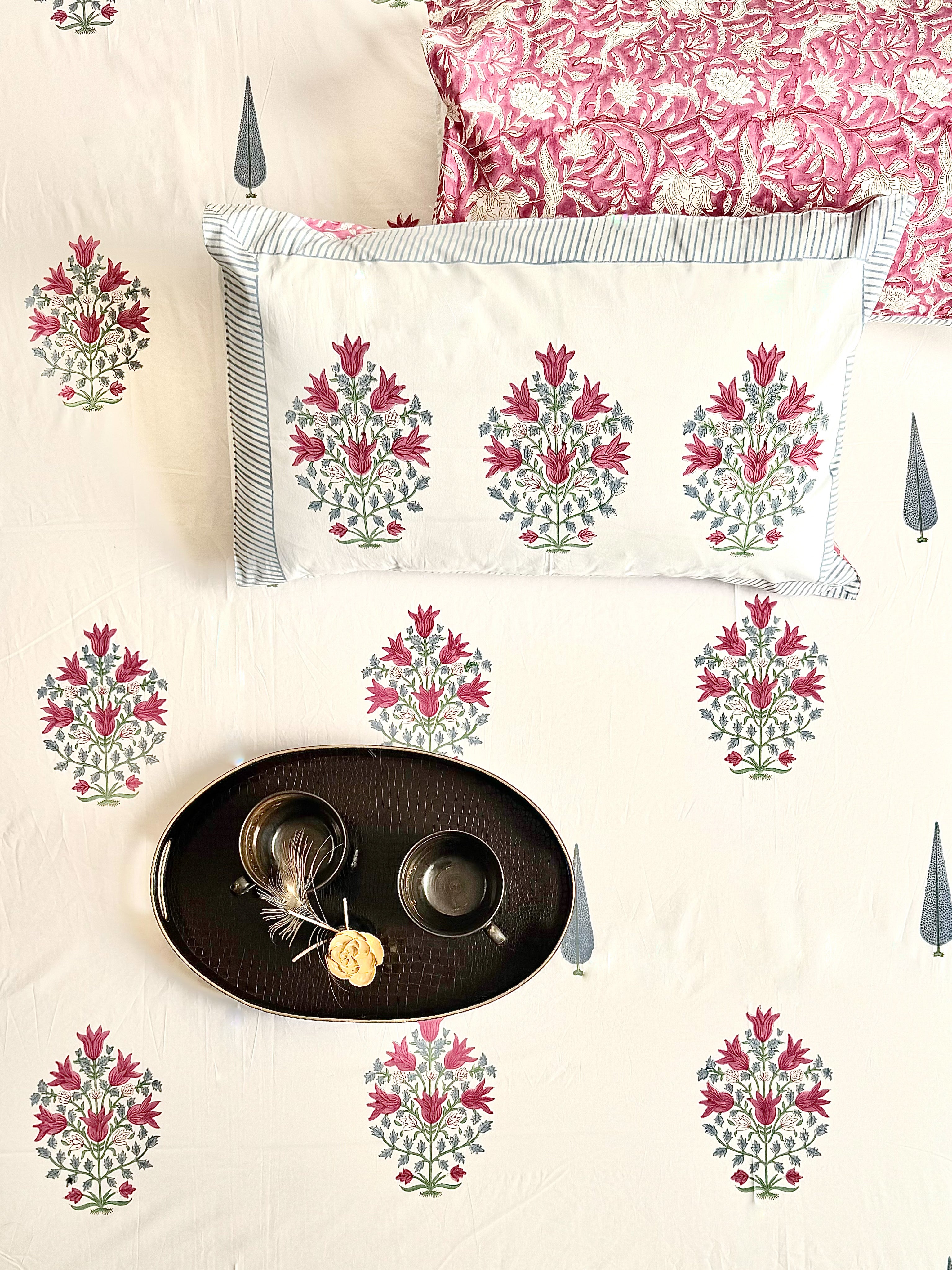 SUMAN HANDBLOCK PRINTED BEDSHEET WITH TWO REVERSIBLE PILLOW COVERS