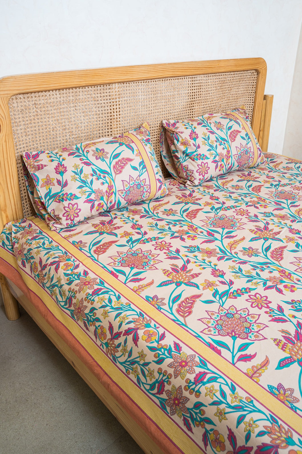 SHALIMAR BEDSHEET WITH TWO REVERSIBLE PILLOW COVERS