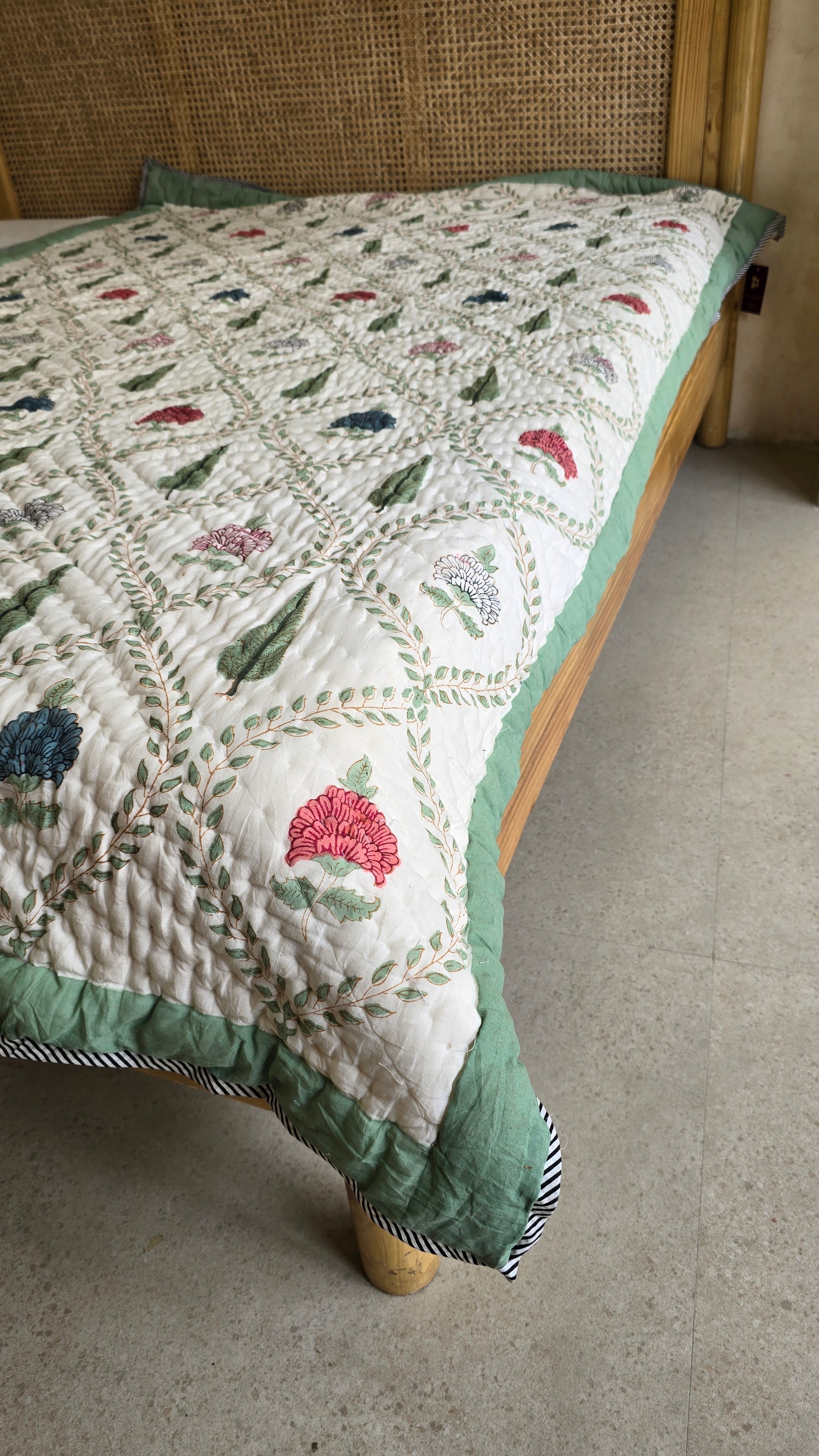 ANISH HANDBLOCK PRINTED SINGLE QUILT