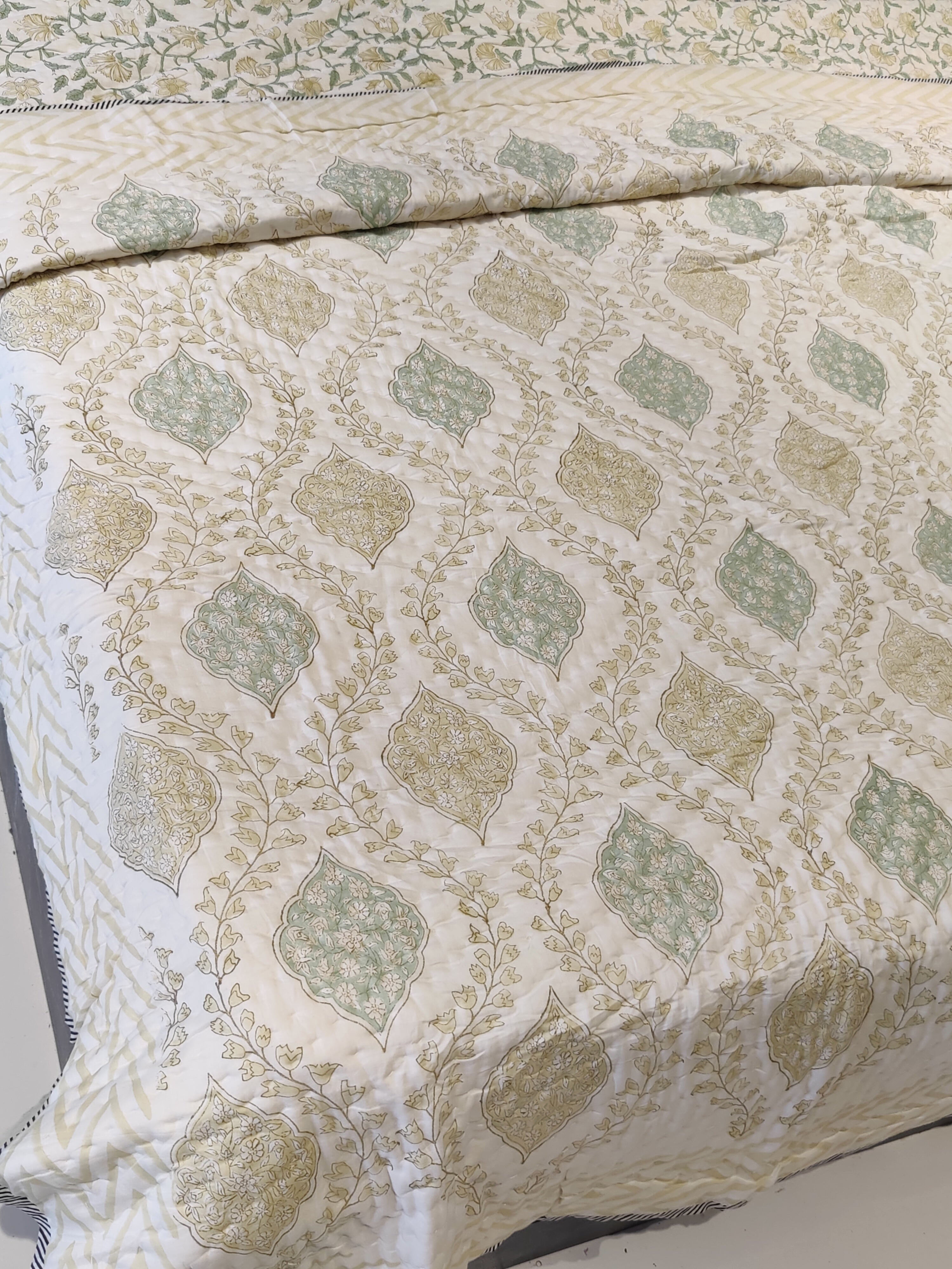 HAND BLOCK PRINTED REVERSIBLE MULMUL QUILT