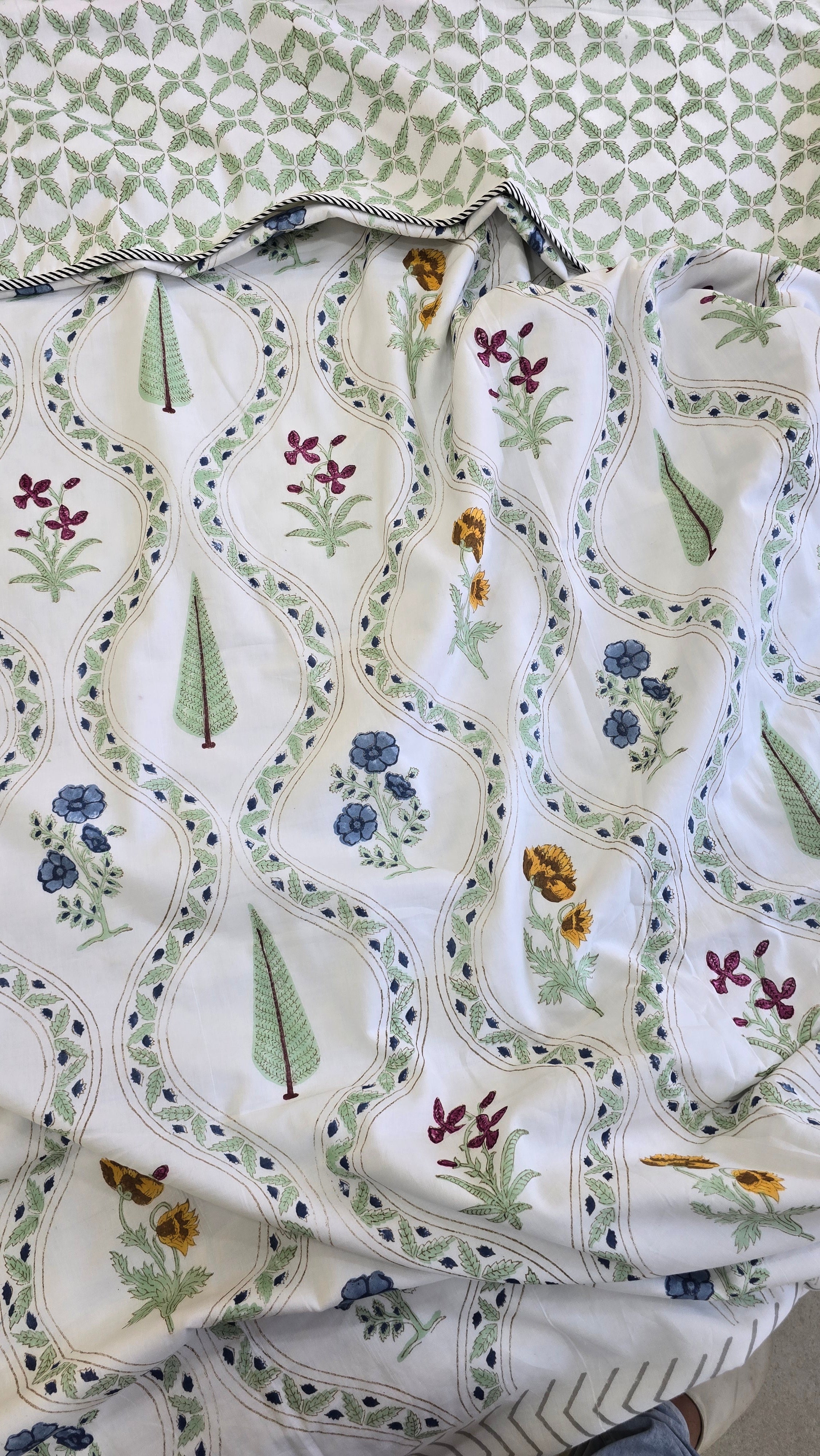 MALIKA HANDBLOCK PRINTED REVERSIBLE MULMUL DOHAR