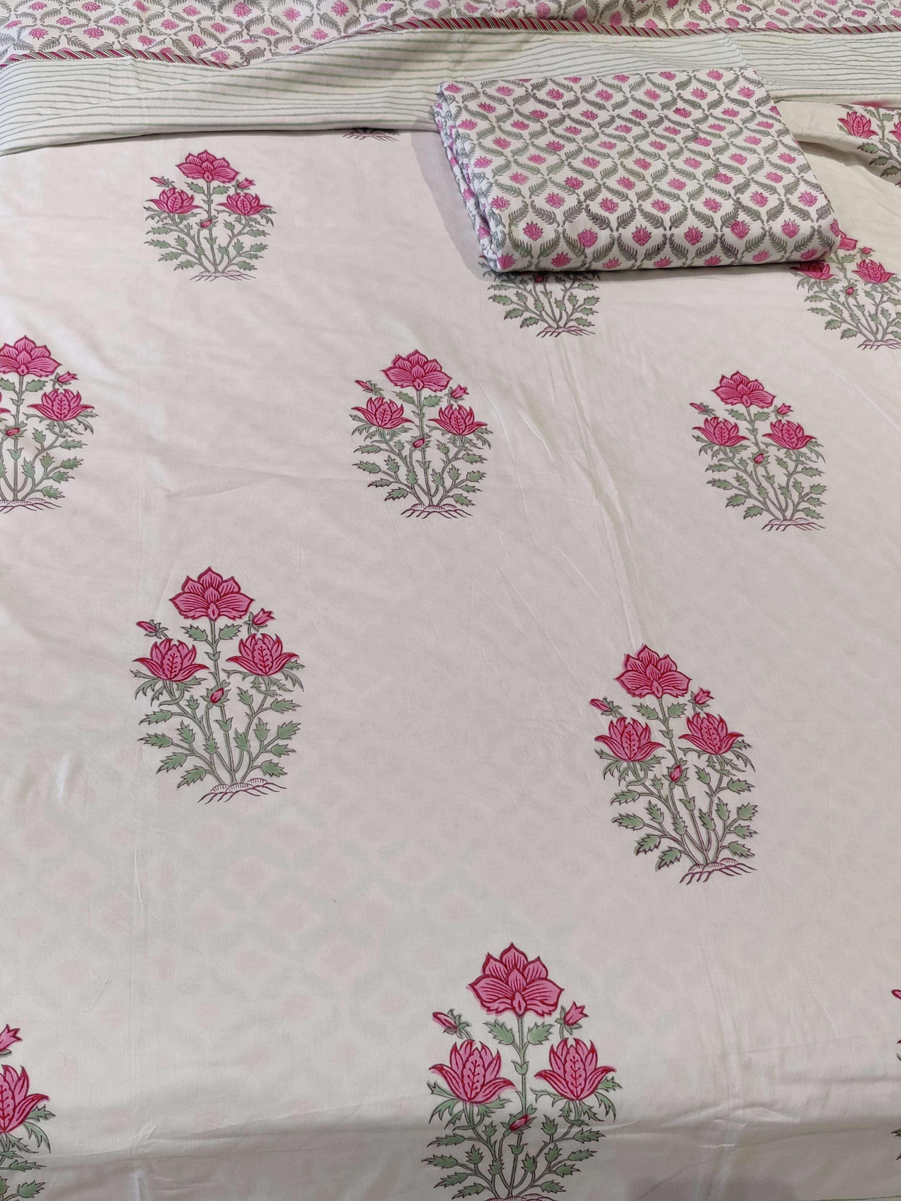 TARA HANDBLOCK PRINTED REVERSIBLE MULMUL DOHAR