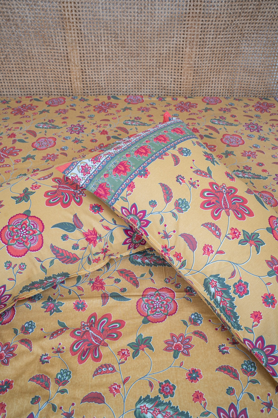 SHALIMAR BEDSHEET WITH TWO REVERSIBLE PILLOW COVERS