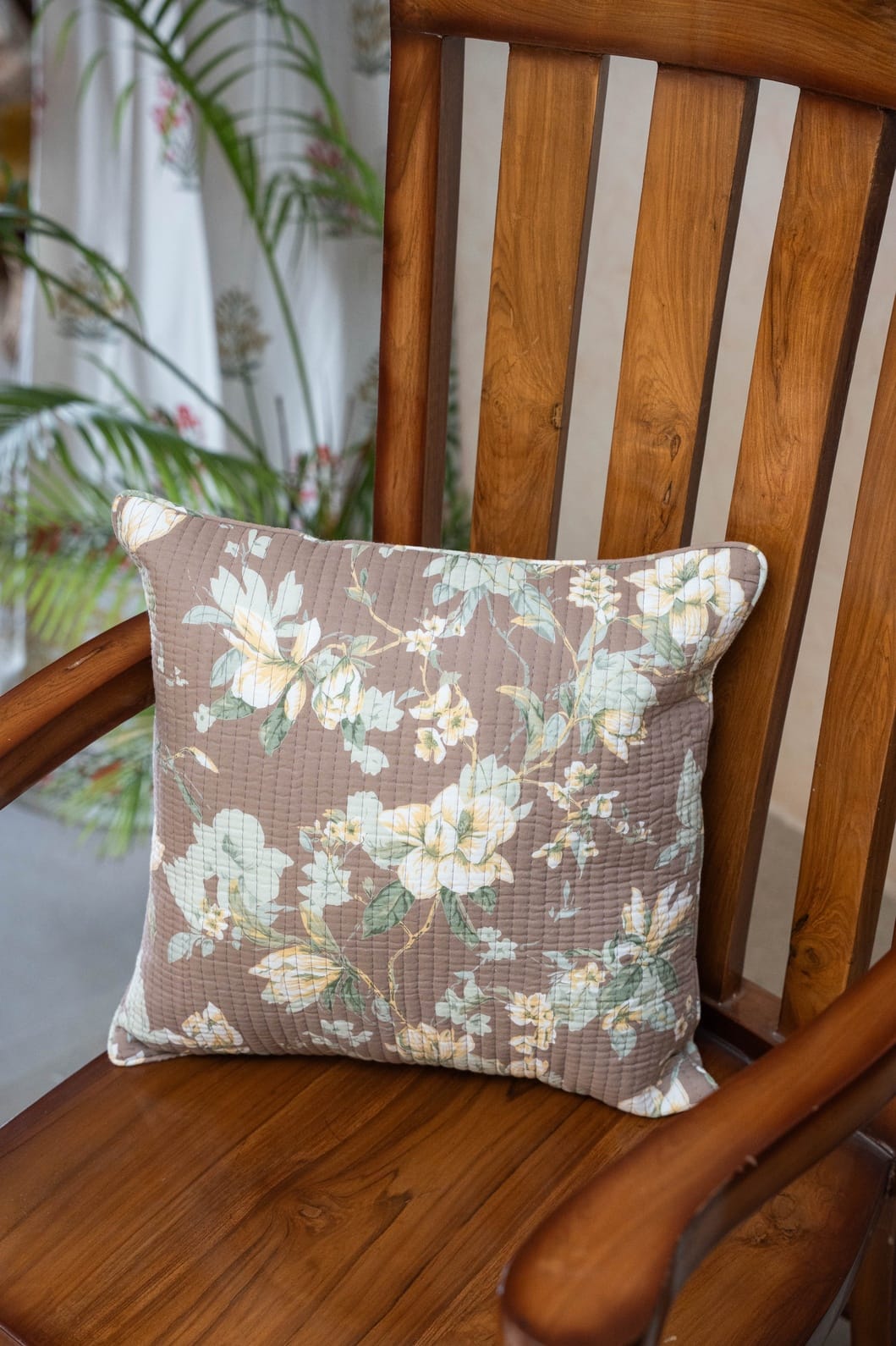 KANAK - SINGLE PIECE QUILTED 16 BY 16 INCHES CUSHION