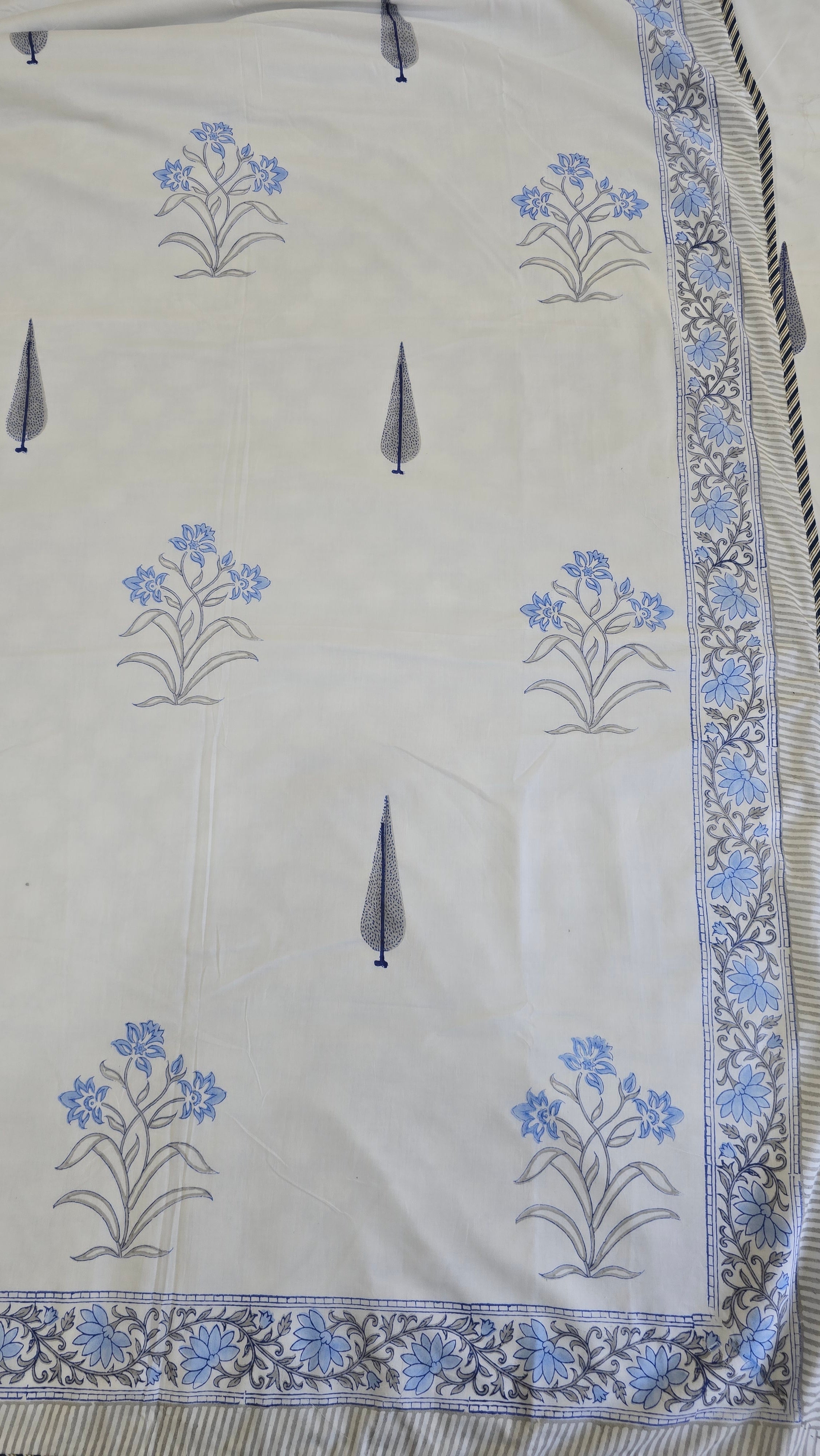 UDHAY HANDBLOCK PRINTED REVERSIBLE MULMUL DOHAR