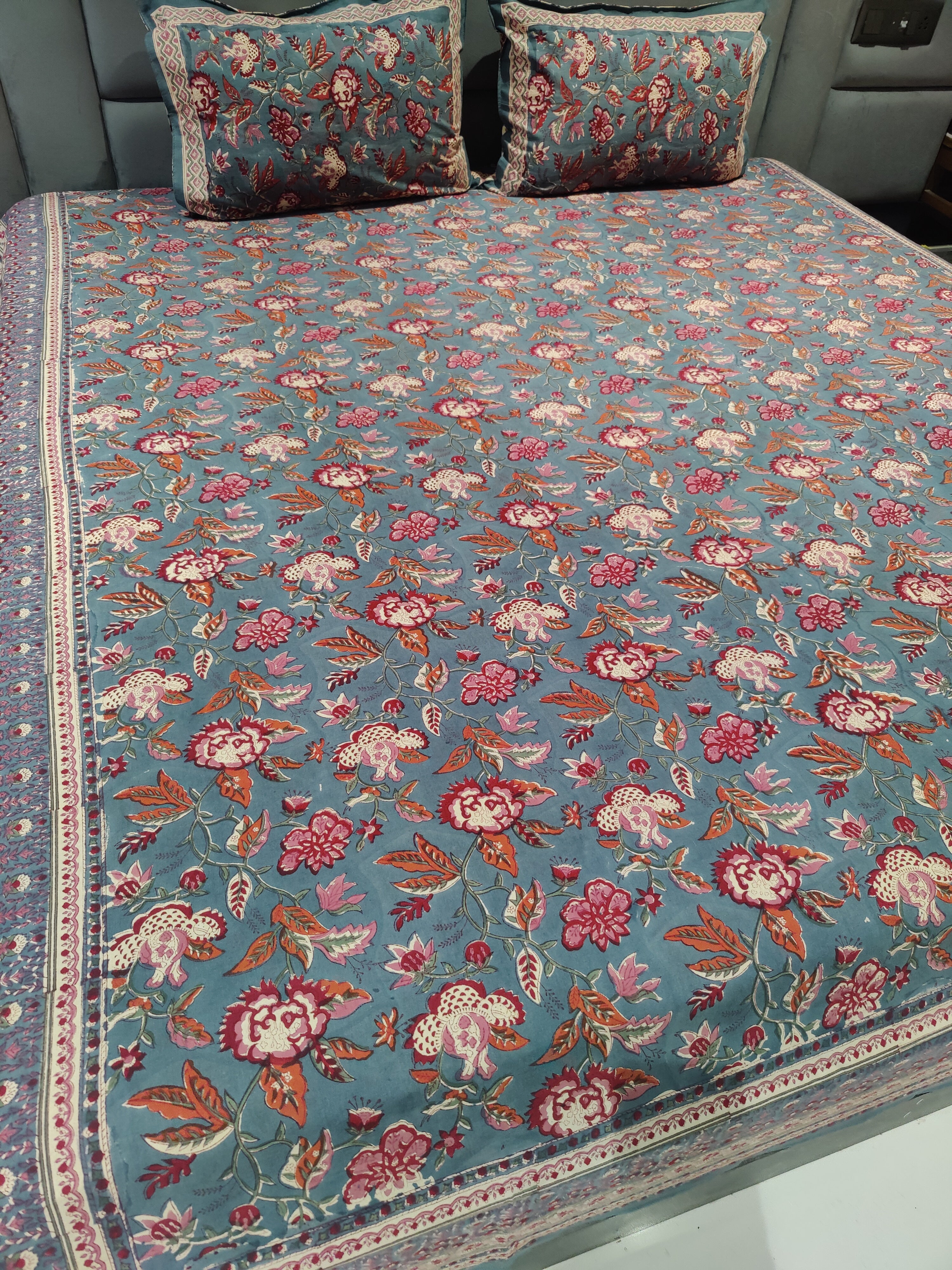 FESTIVE HAND BLOCK PRINTED BEDSHEET WITH TWO REVERSIBLE PILLOW COVERS