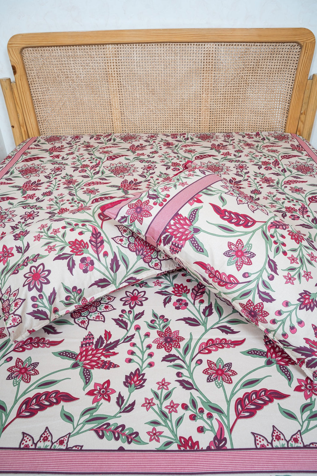 SHALIMAR BEDSHEET WITH TWO REVERSIBLE PILLOW COVERS