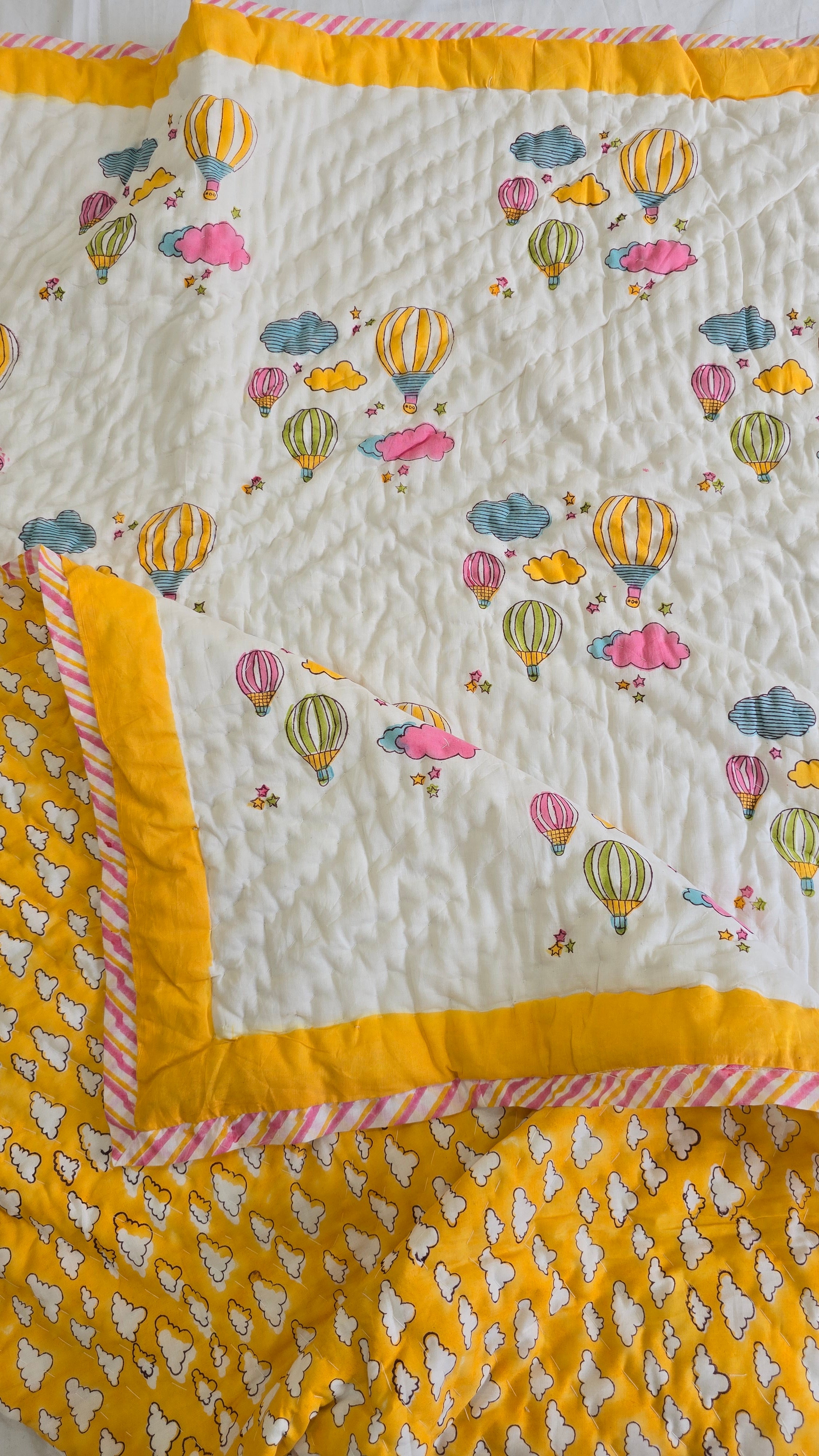 HOT AIR BALLOON HANDBLOCK PRINTED REVERSIBLE MULMUL BABY QUILT (1 Year to 5 Years)