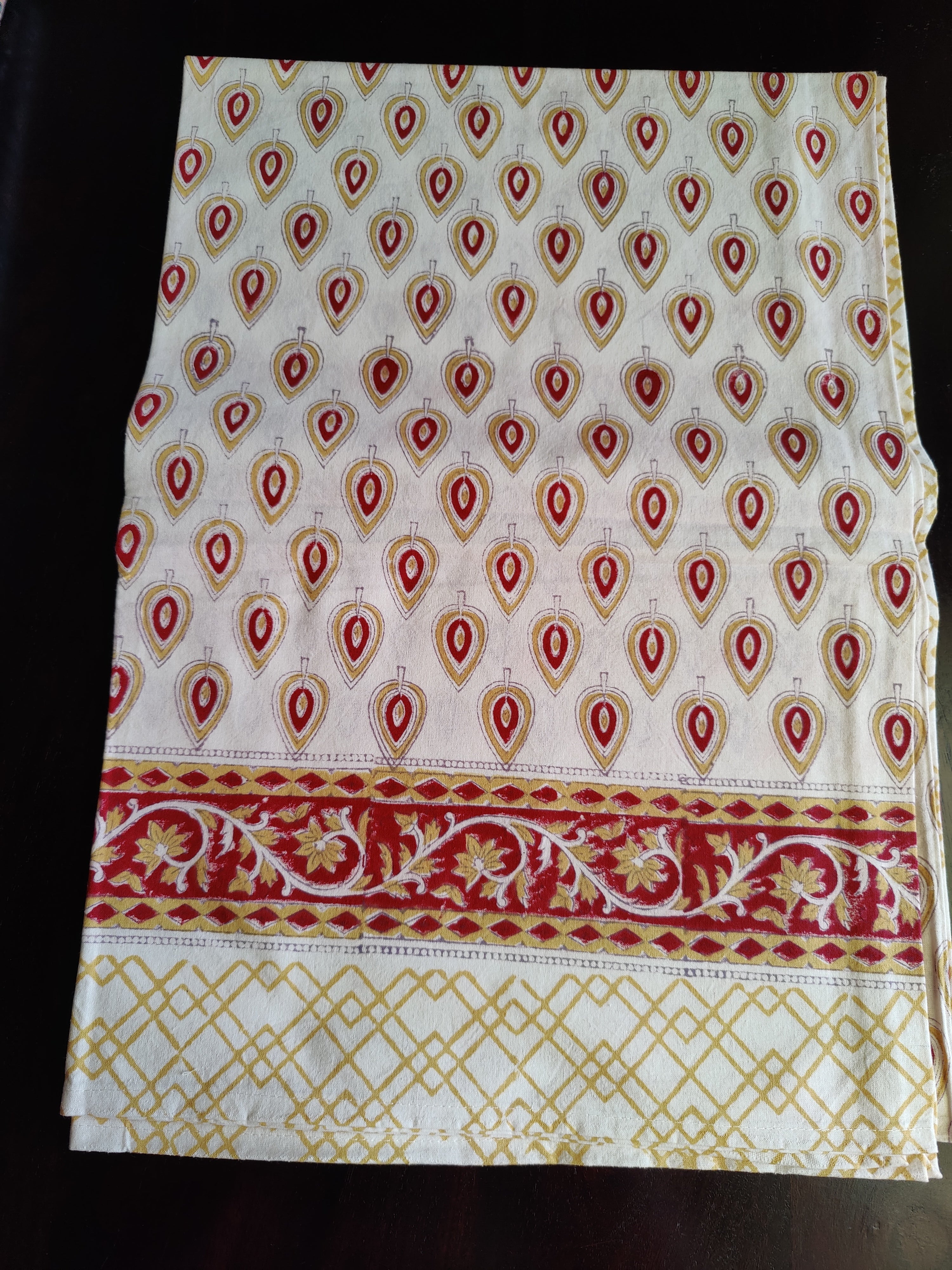 HAND BLOCK PRINTED SIX SEATER TABLECLOTH