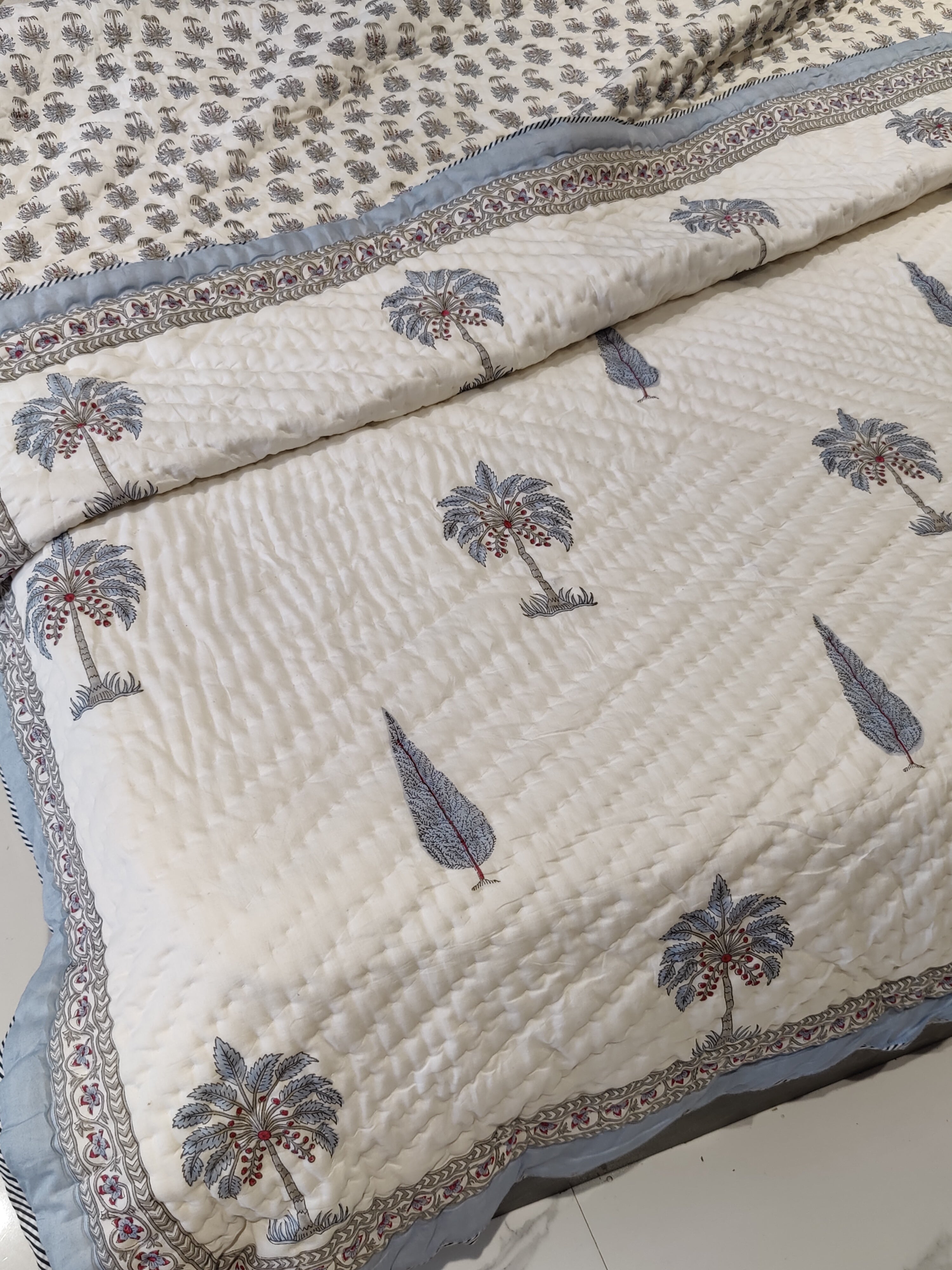 GREY PALM CYPRESS HAND BLOCK PRINTED REVERSIBLE MULMUL QUILT