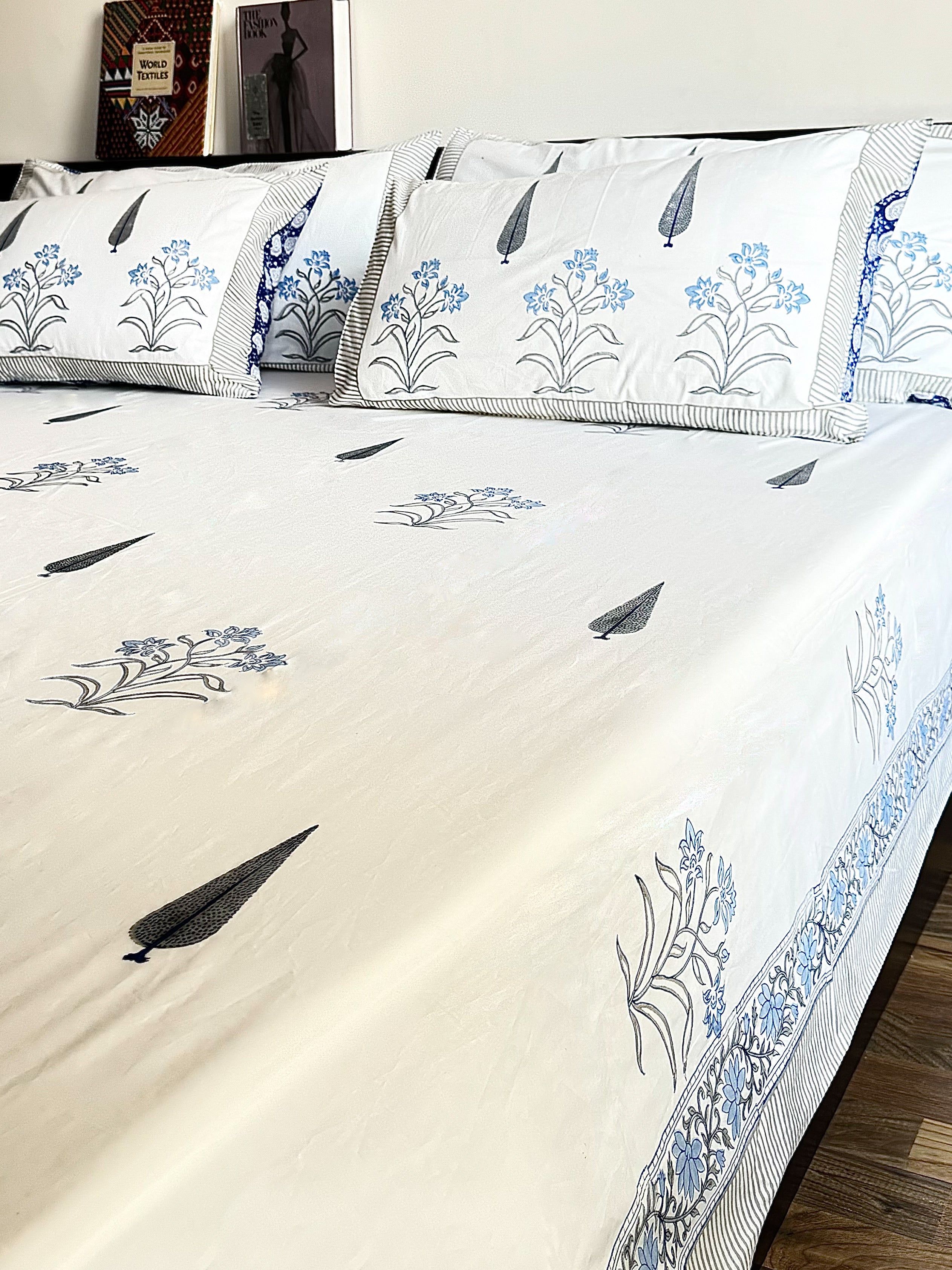 UDHAY HANDBLOCK PRINTED BEDSHEET WITH TWO REVERSIBLE PILLOW COVERS