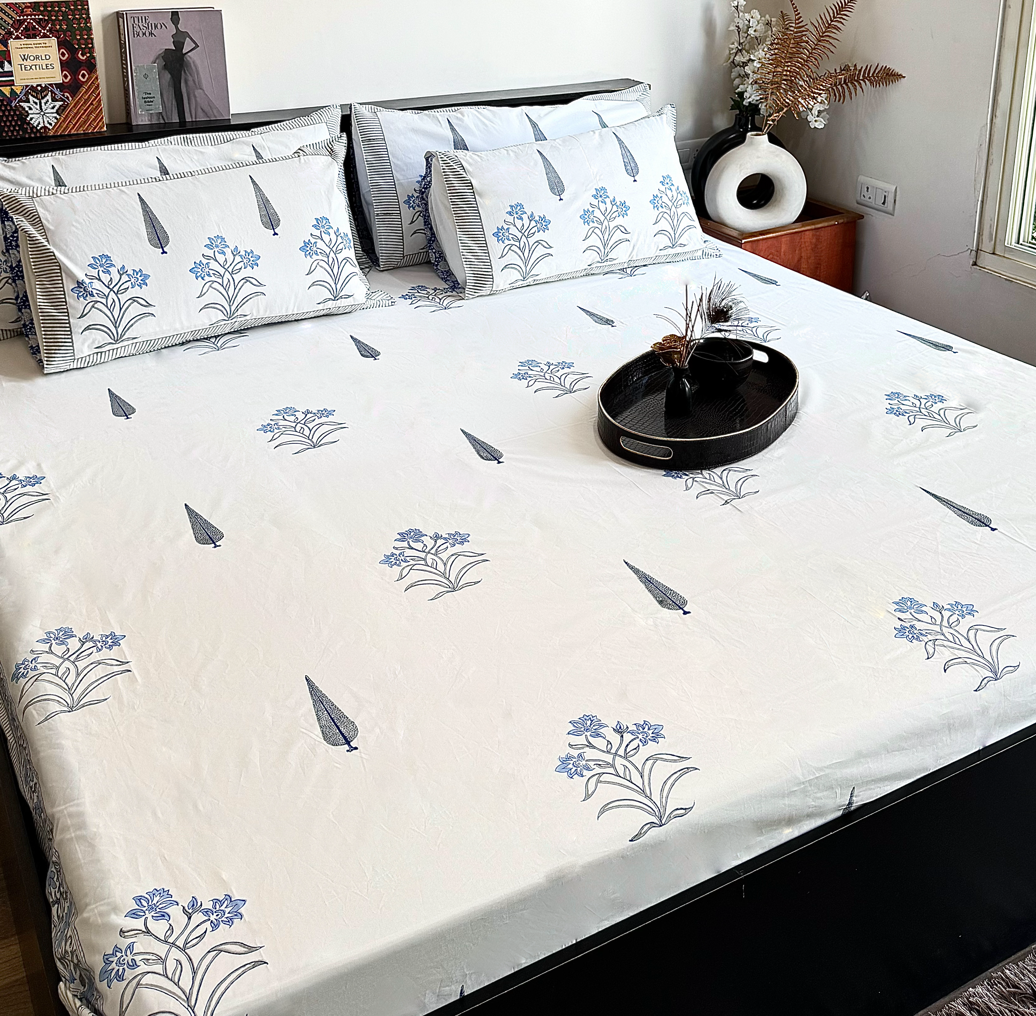 UDHAY HANDBLOCK PRINTED BEDSHEET WITH TWO REVERSIBLE PILLOW COVERS