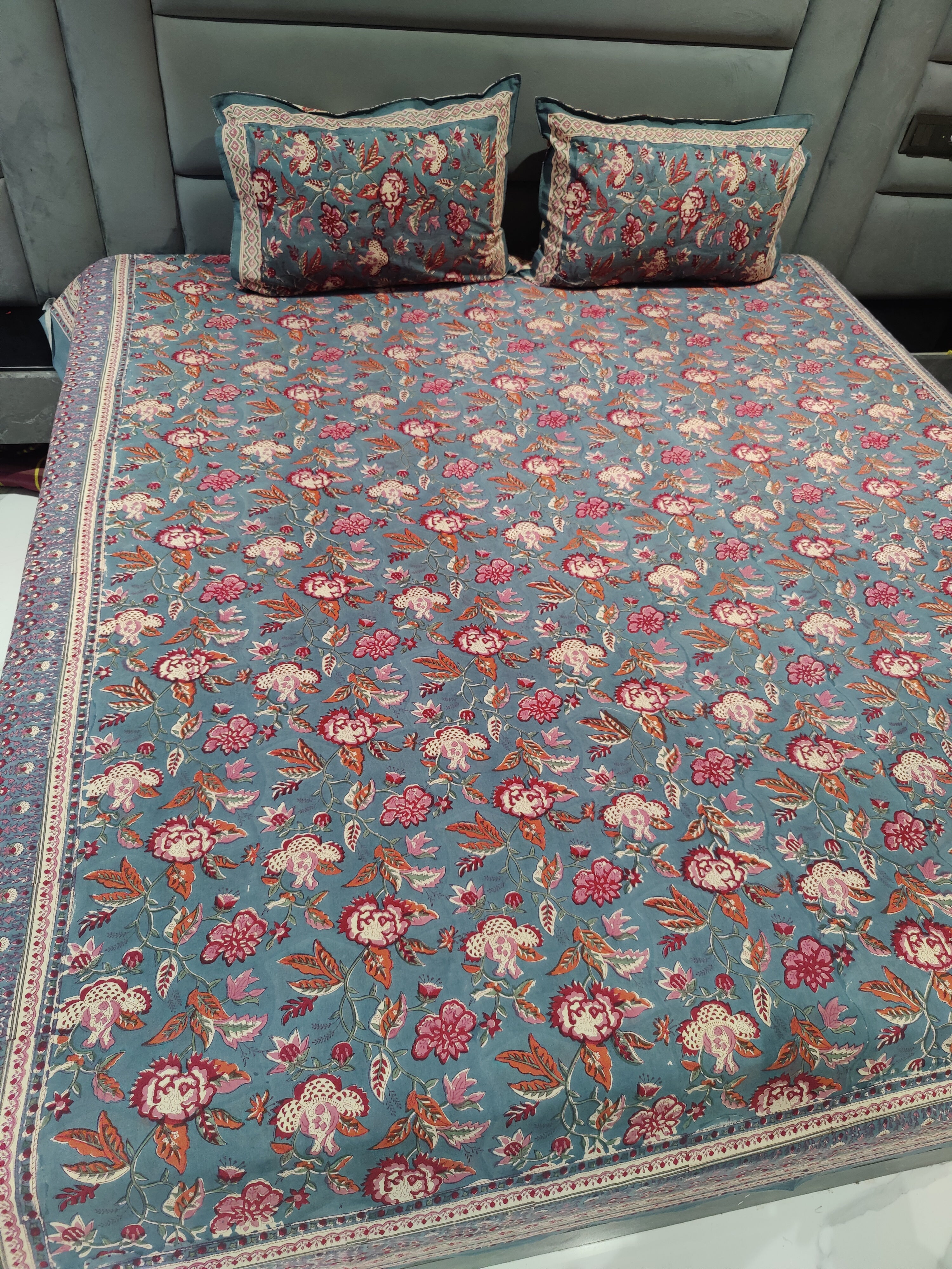 FESTIVE HAND BLOCK PRINTED BEDSHEET WITH TWO REVERSIBLE PILLOW COVERS