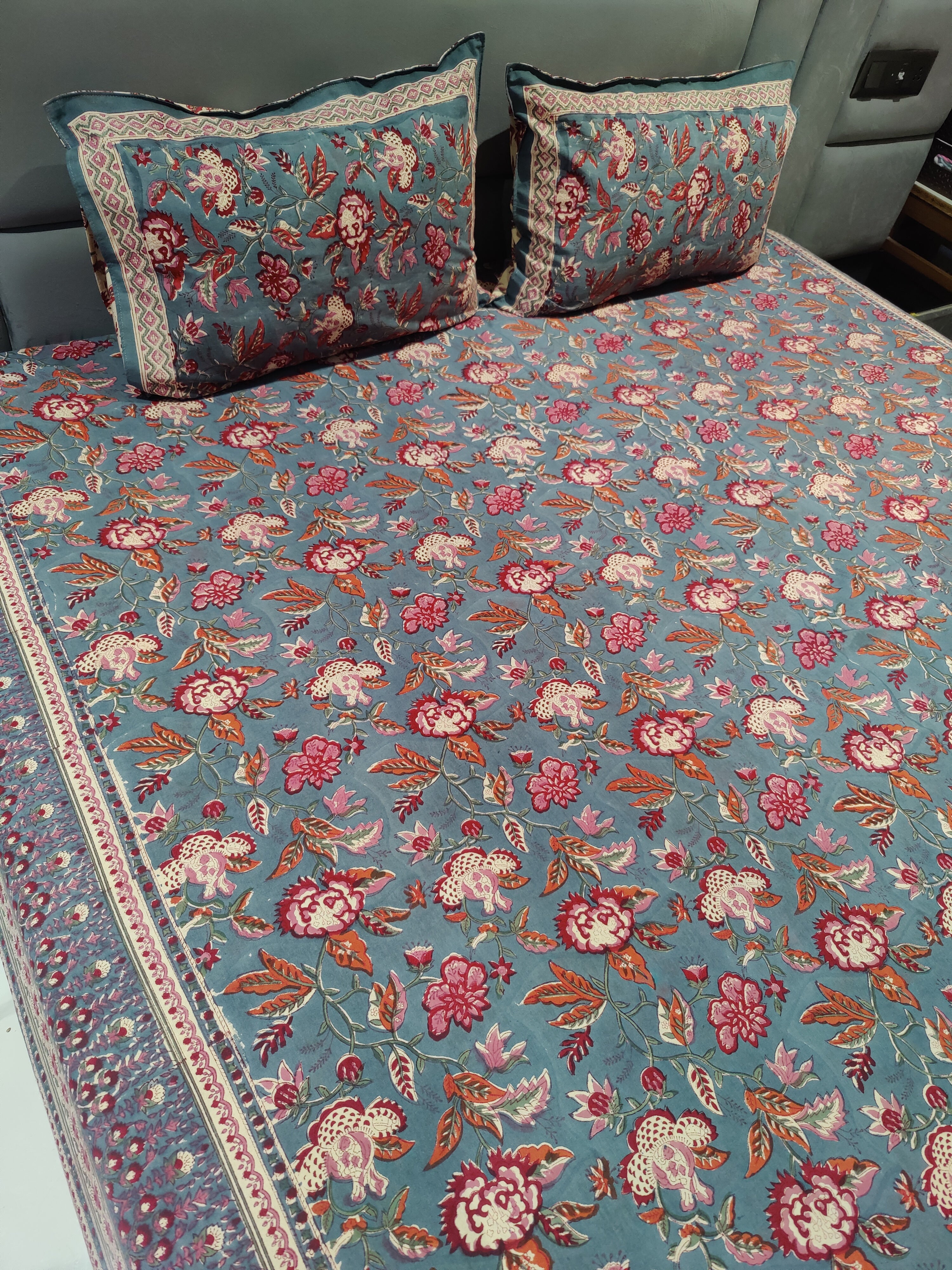 FESTIVE HAND BLOCK PRINTED BEDSHEET WITH TWO REVERSIBLE PILLOW COVERS