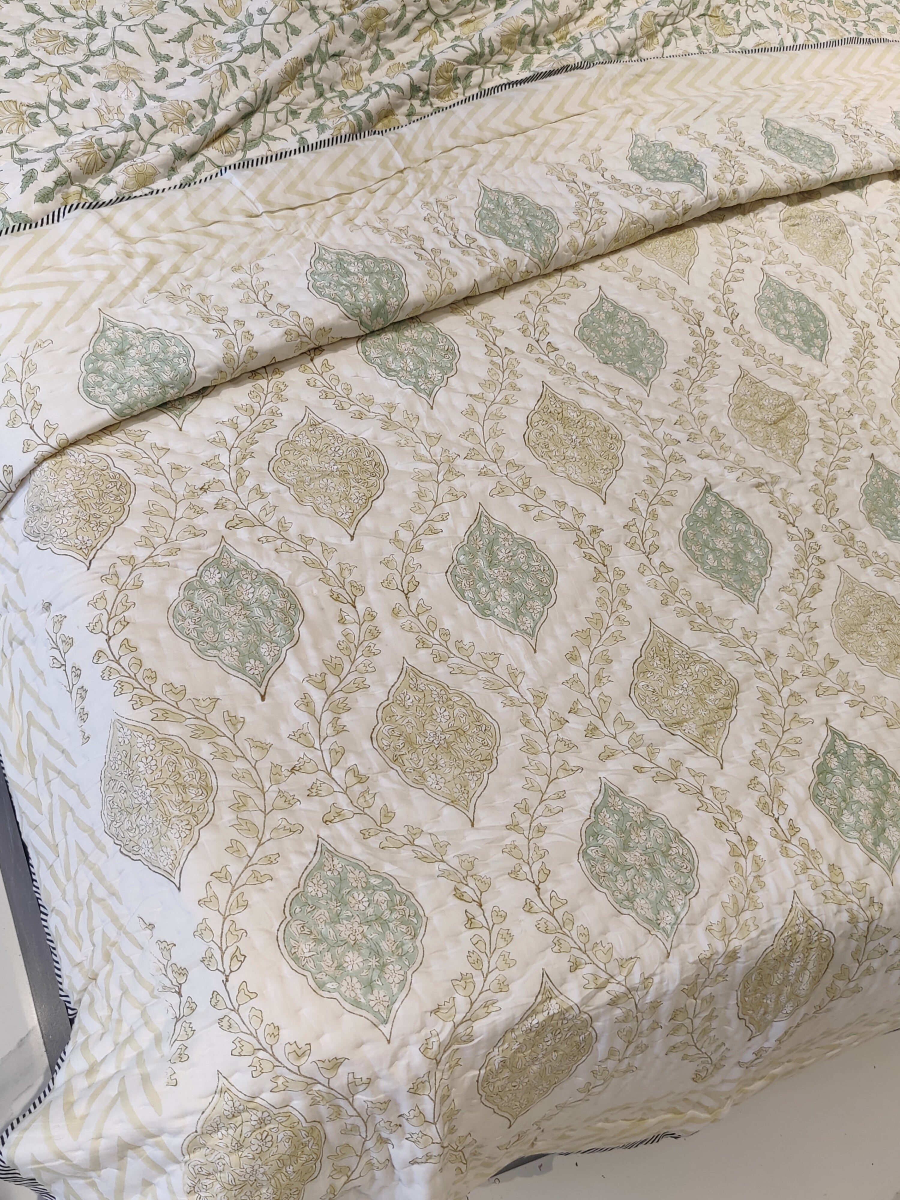 HAND BLOCK PRINTED REVERSIBLE MULMUL QUILT