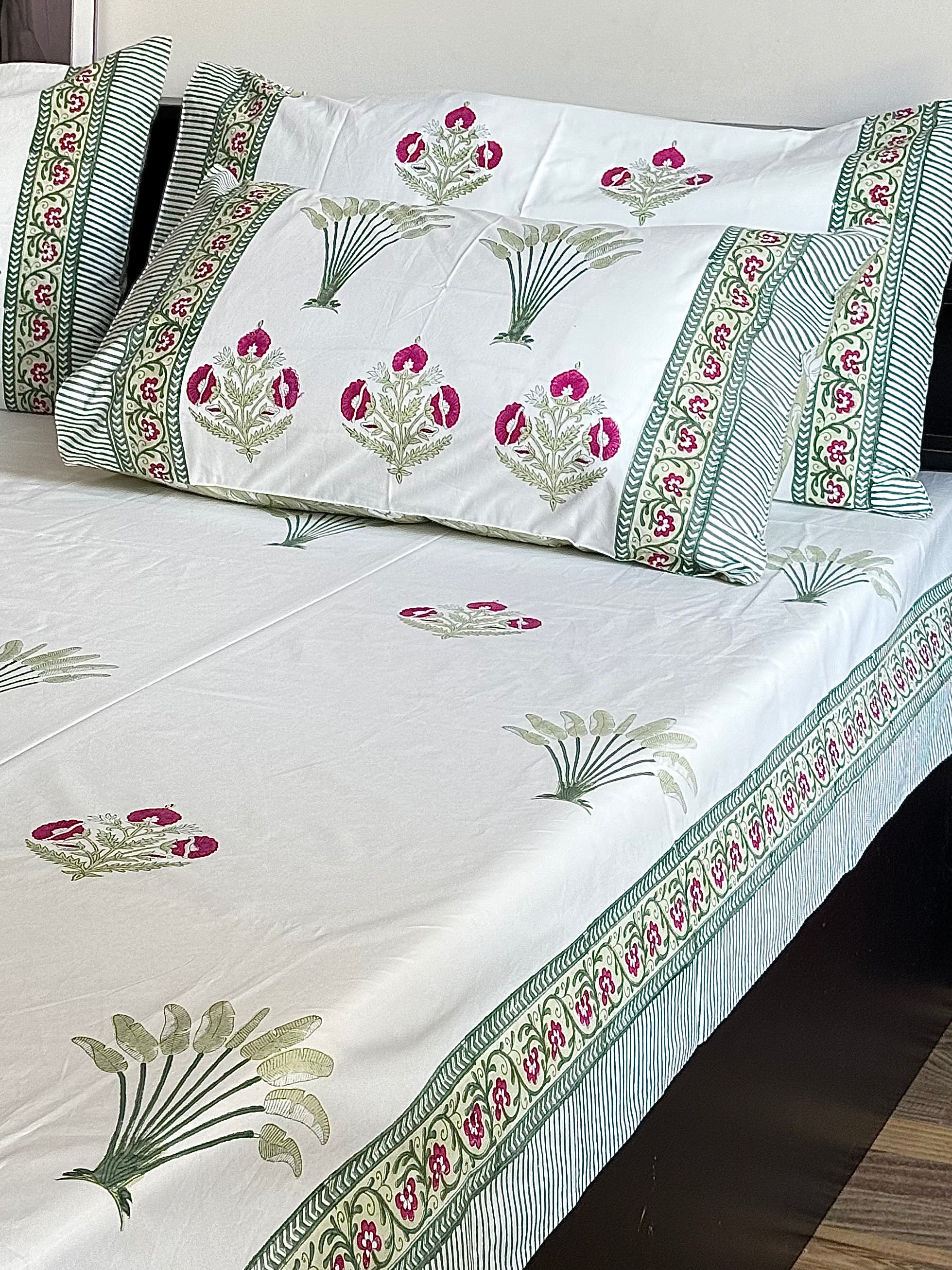 PARIZA HANDBLOCK PRINTED BEDSHEET WITH ONE REVERSIBLE PILLOW COVERS