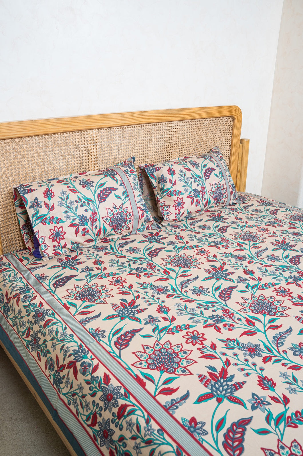 SHALIMAR BEDSHEET WITH TWO REVERSIBLE PILLOW COVERS