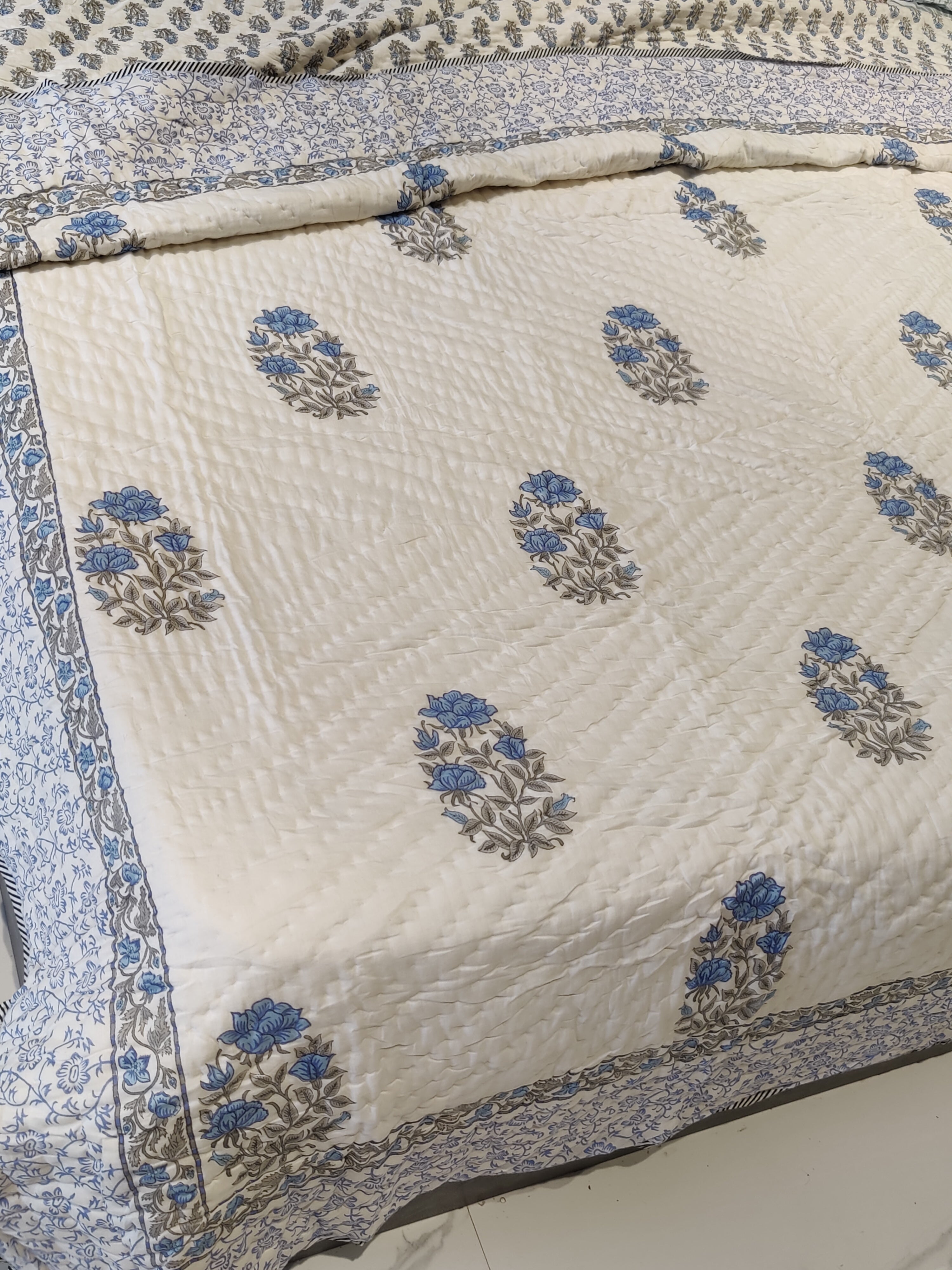 HAND BLOCK PRINTED REVERSIBLE MULMUL QUILT