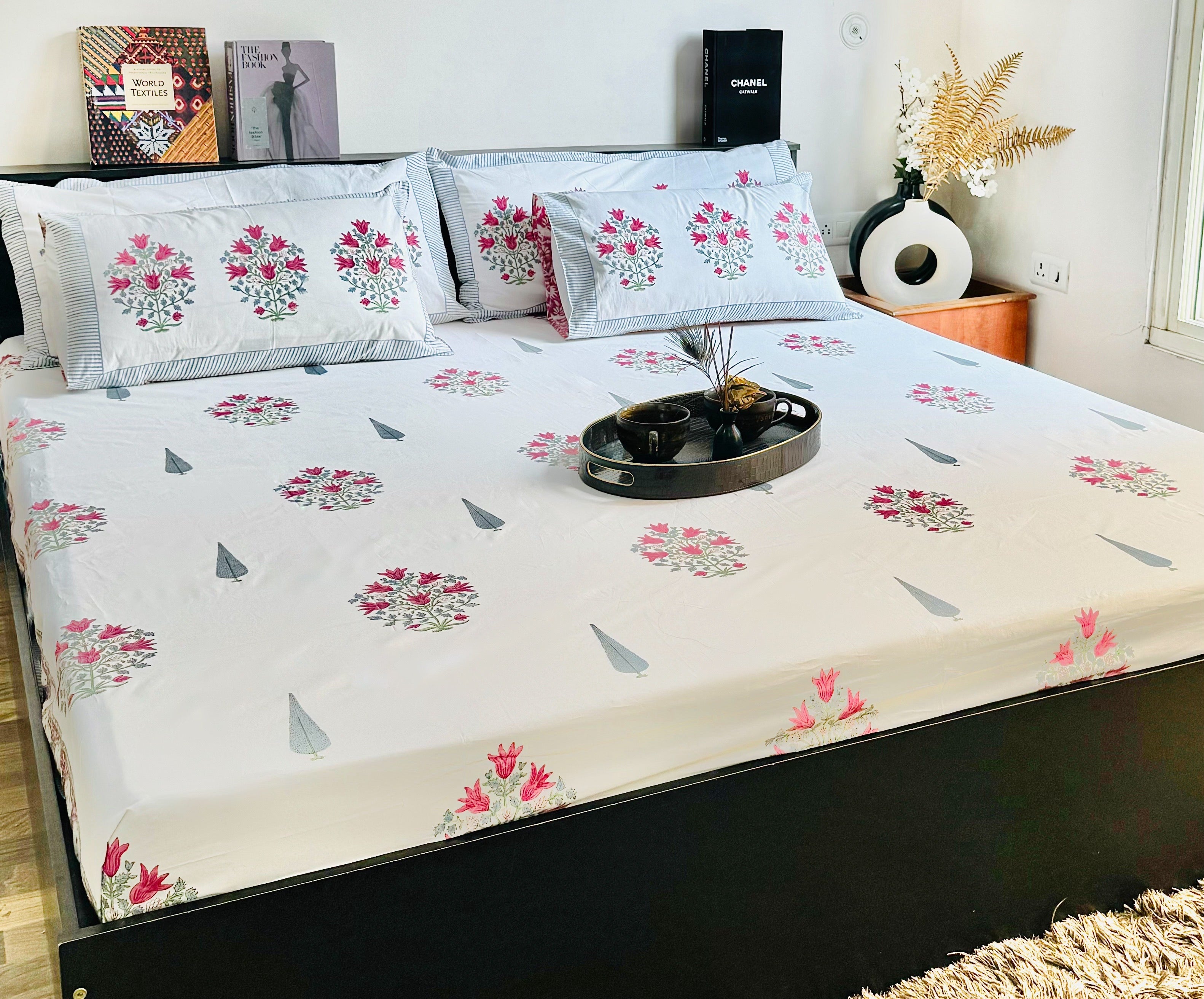 SUMAN HANDBLOCK PRINTED BEDSHEET WITH TWO REVERSIBLE PILLOW COVERS